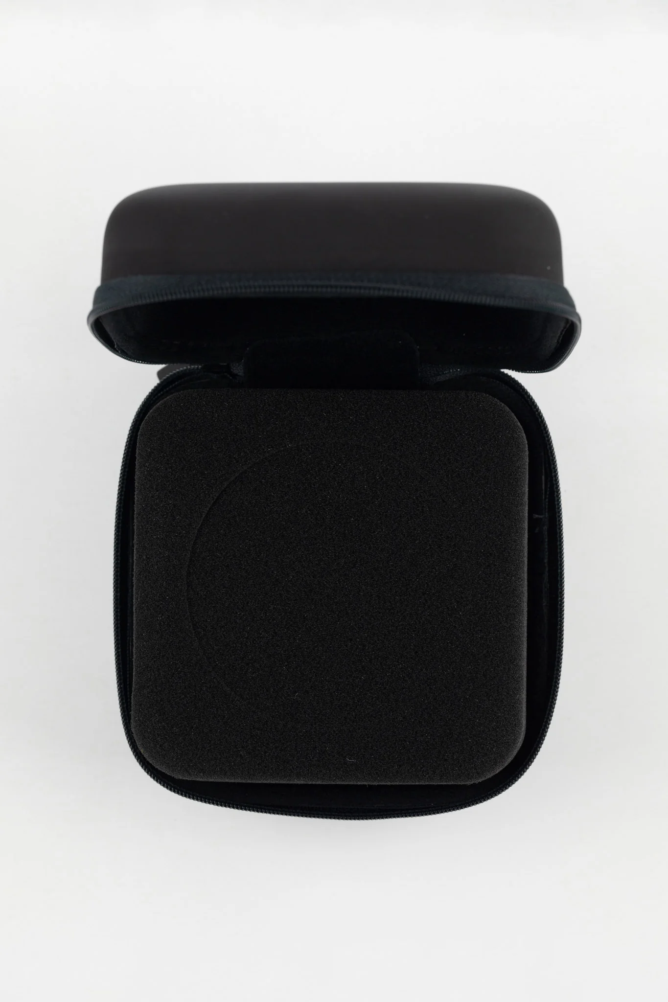 BECO TECHNIC ProtectMax Foam-Lined Watch Case – Matte Black - Image 2