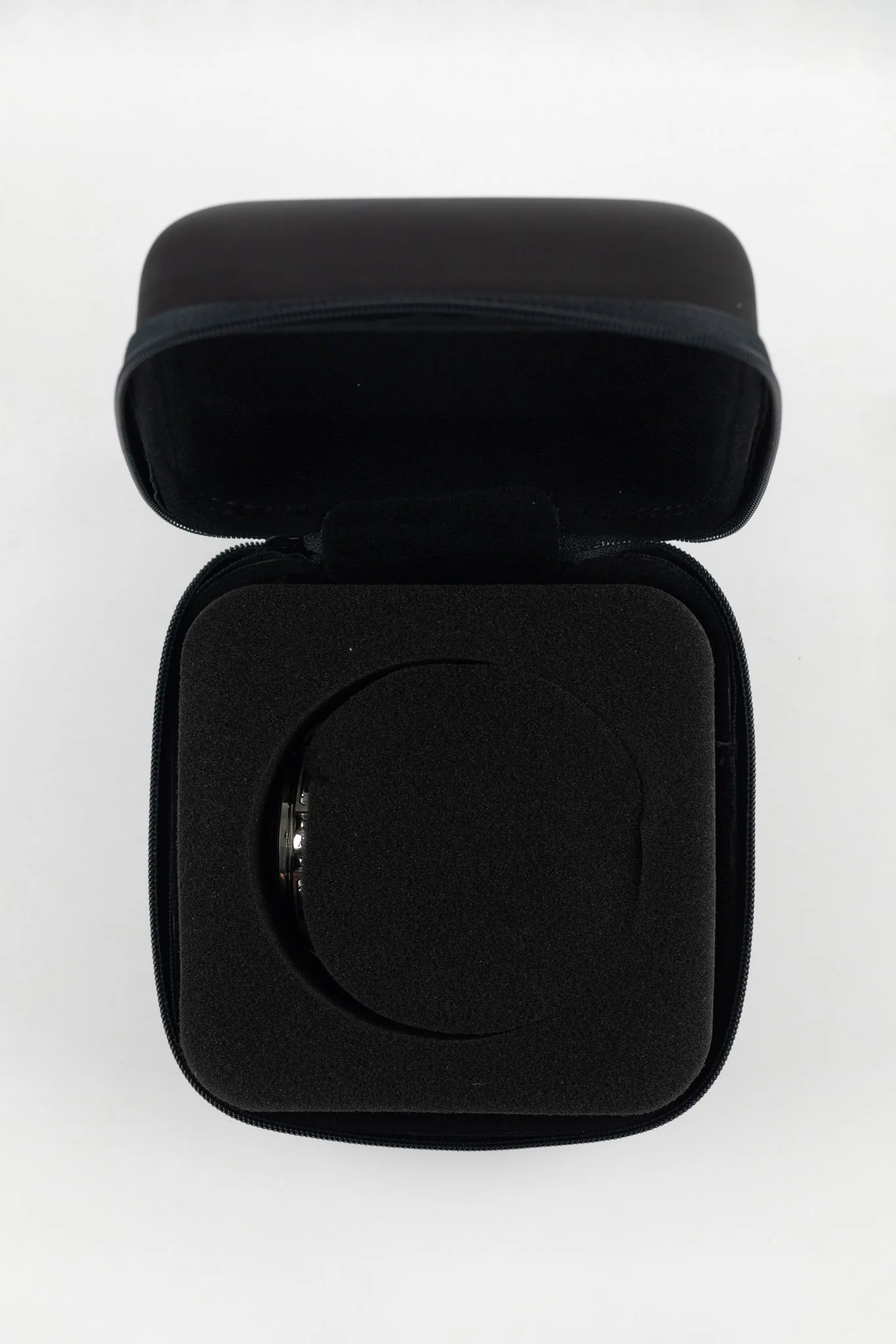 BECO TECHNIC ProtectMax Foam-Lined Watch Case – Matte Black - Image 4