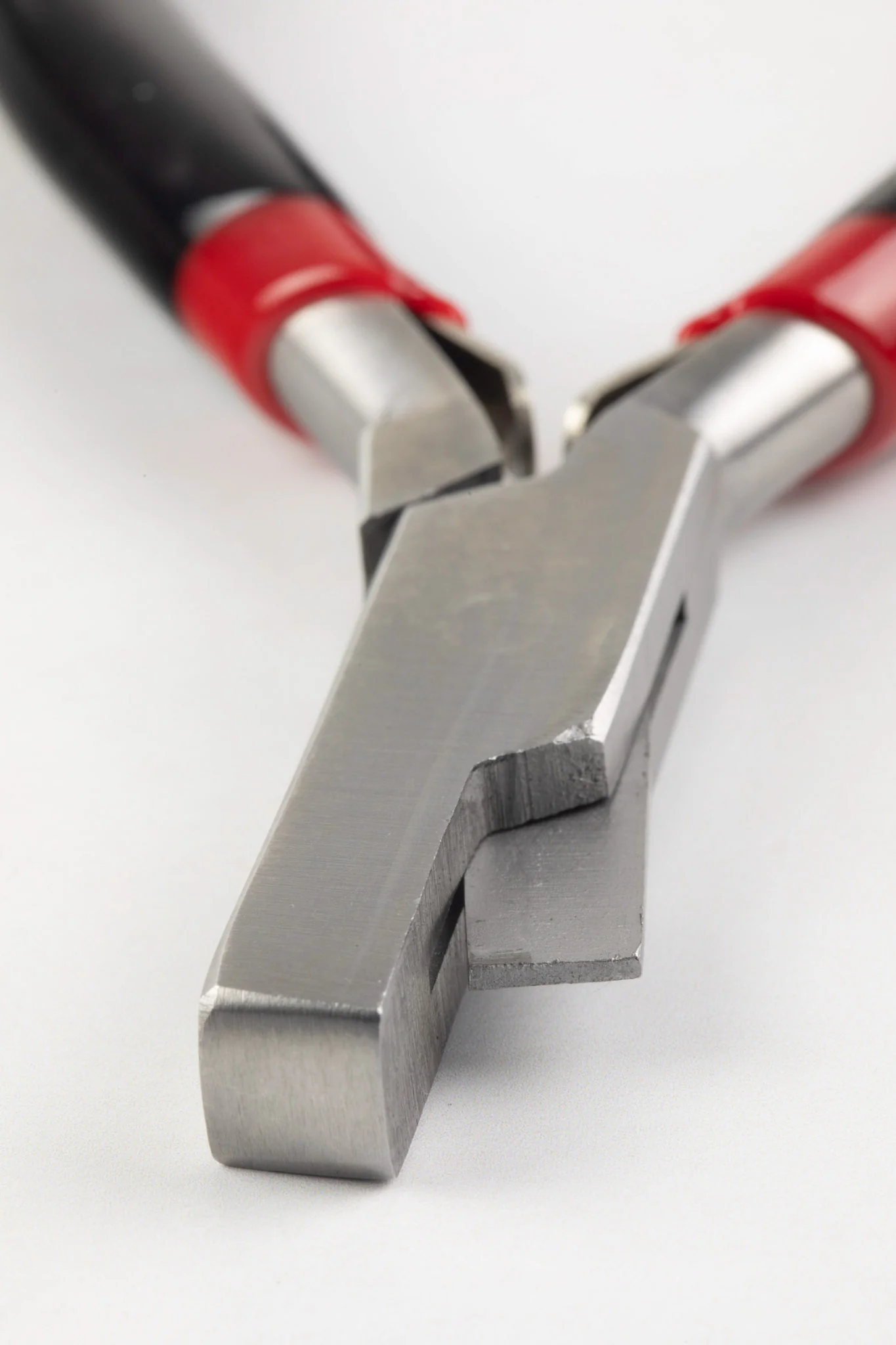 BECO TECHNIC Watch Strap Notch Cutting Pliers - 1.5mm - Image 3