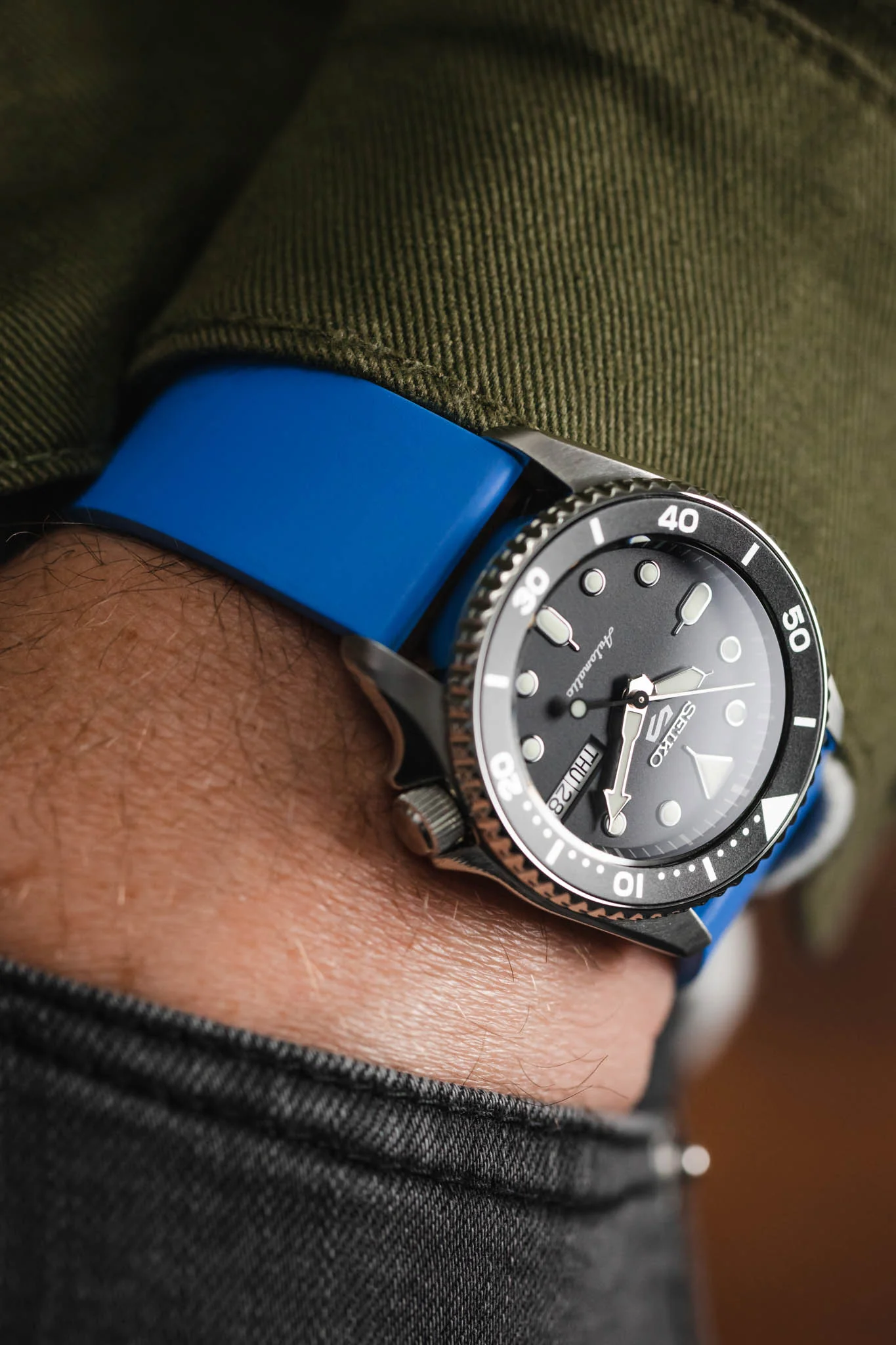 Bonetto Cinturini 270 Self-Punch Rubber Watch Strap in AZURE BLUE - Image 6