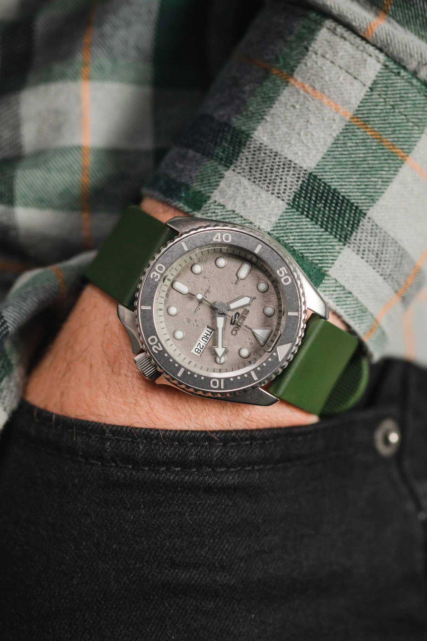 Bonetto Cinturini 270 Self-Punch Rubber Watch Strap in DARK GREEN - Image 6