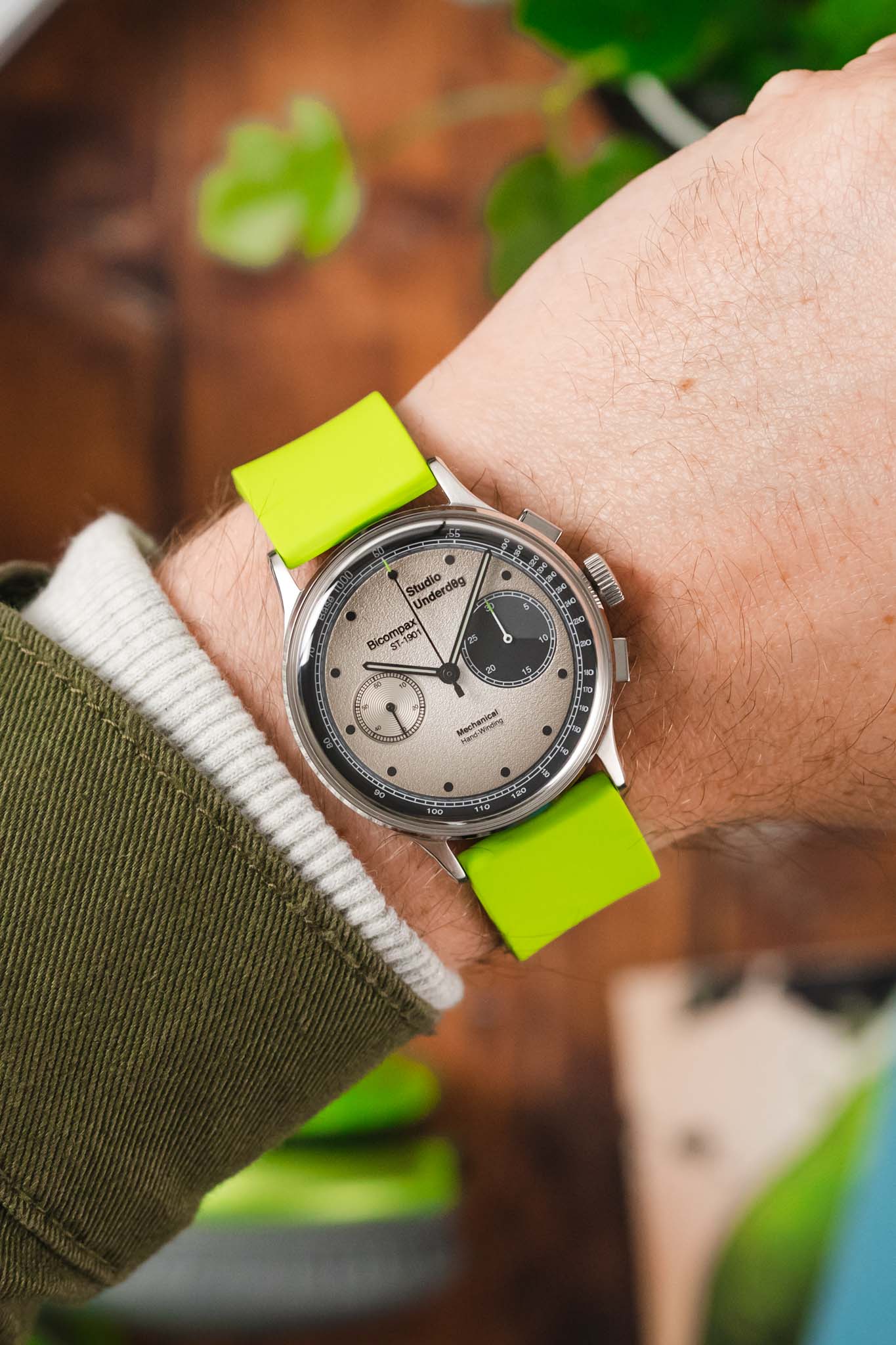 Bonetto Cinturini 270 Self-Punch Rubber Watch Strap in LIME GREEN - Image 2