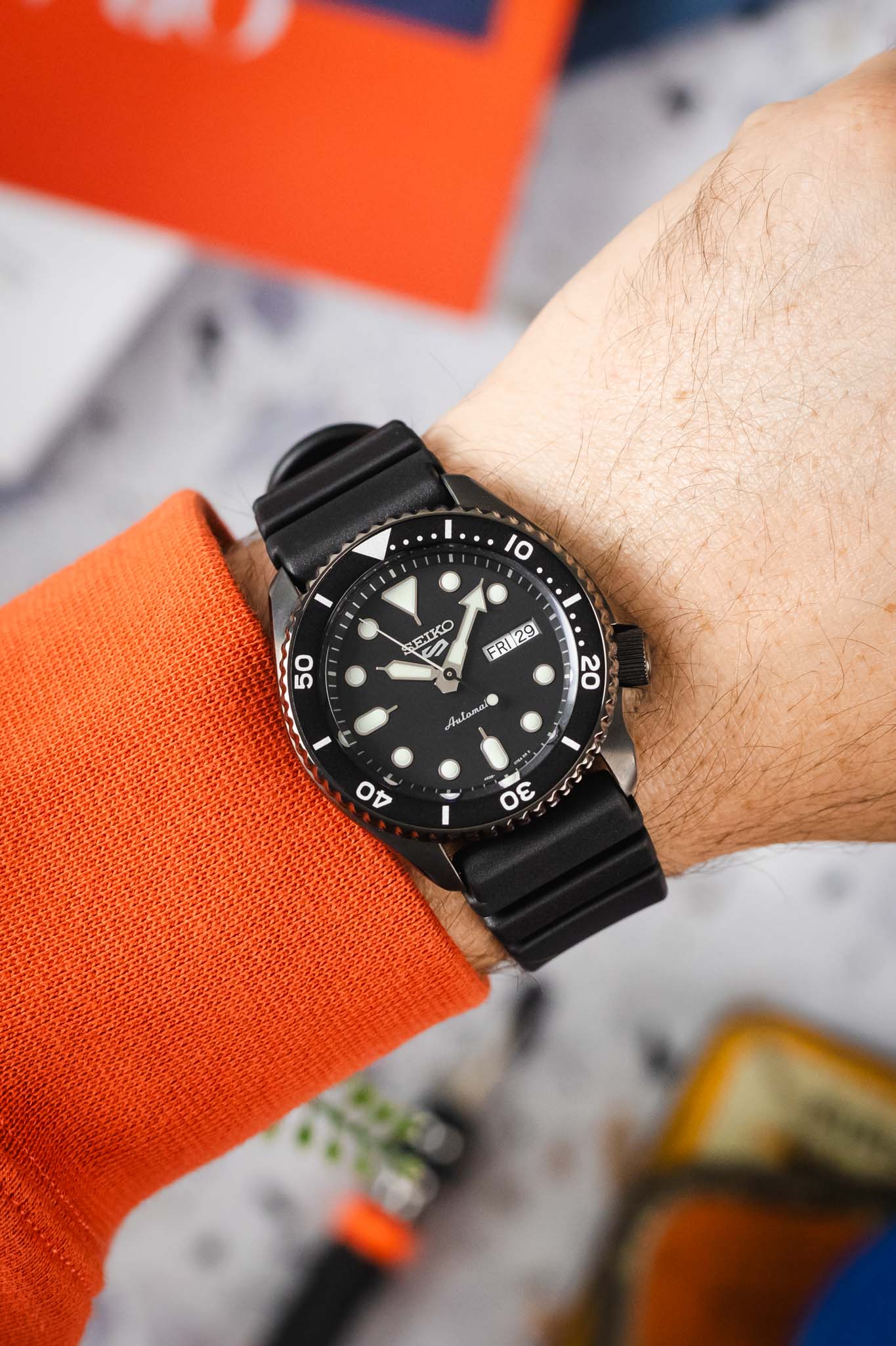 Bonetto Cinturini 284 Premium Rubber Sports Watch Strap in BLACK - Image 2