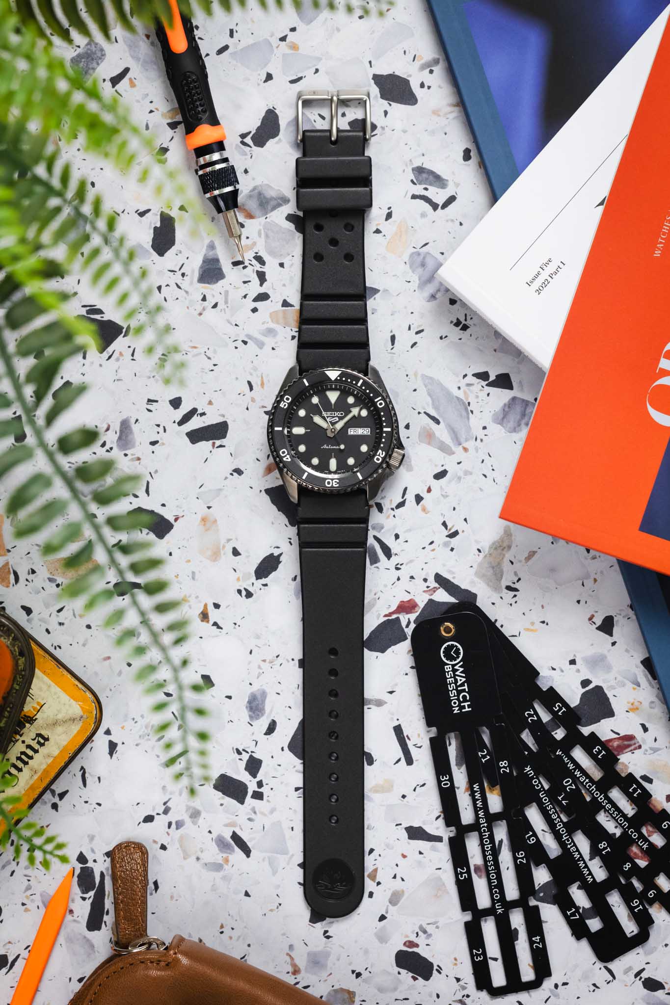Bonetto Cinturini 284 Premium Rubber Sports Watch Strap in BLACK - Image 9