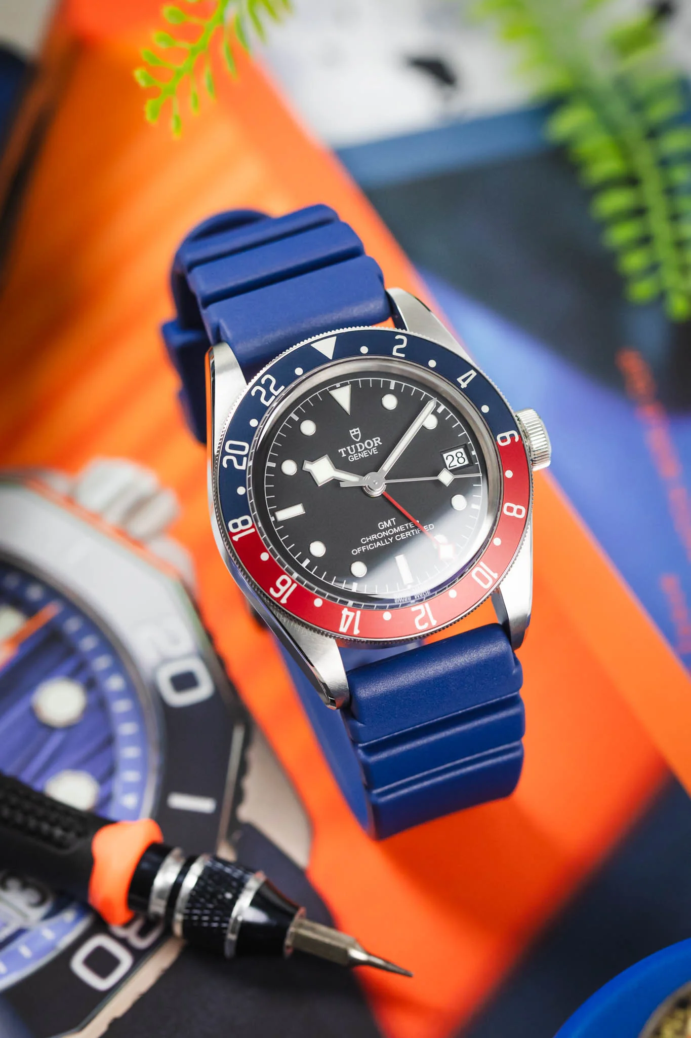 Bonetto Cinturini 284 Premium Rubber Sports Watch Strap in BLUE - Image 4