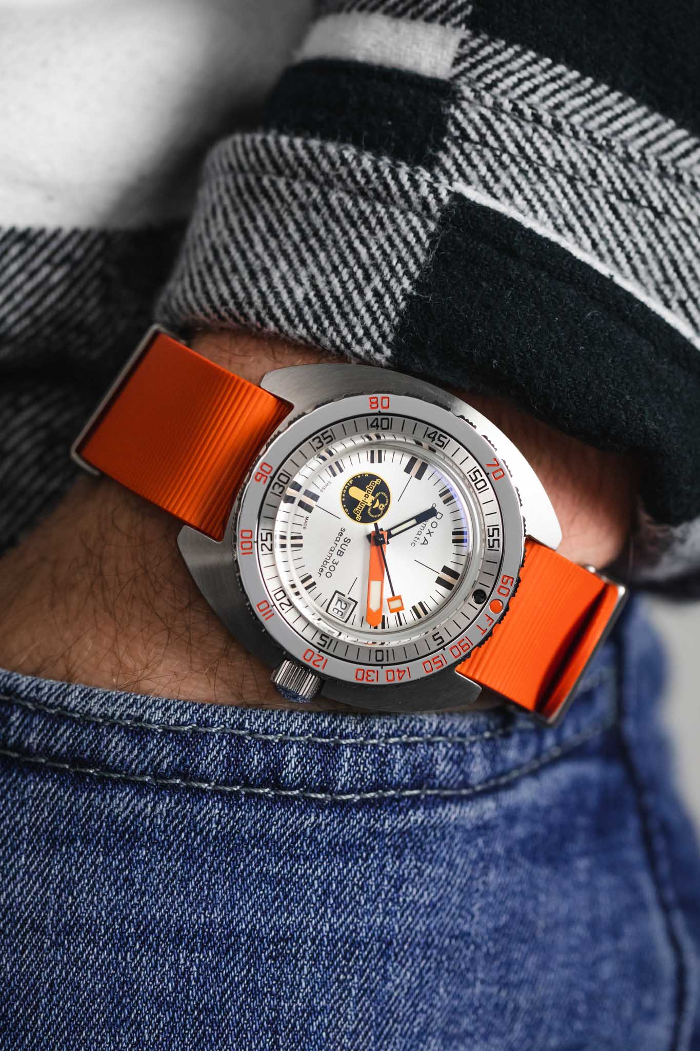 Bonetto Cinturini 328 Premium Rubber One-Piece Watch Strap in ORANGE - Image 6