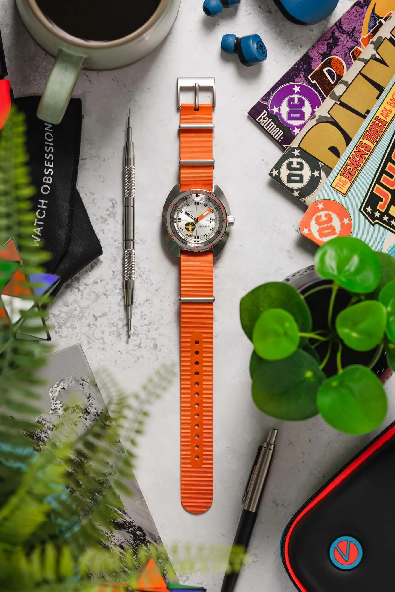 Bonetto Cinturini 328 Premium Rubber One-Piece Watch Strap in ORANGE - Image 9