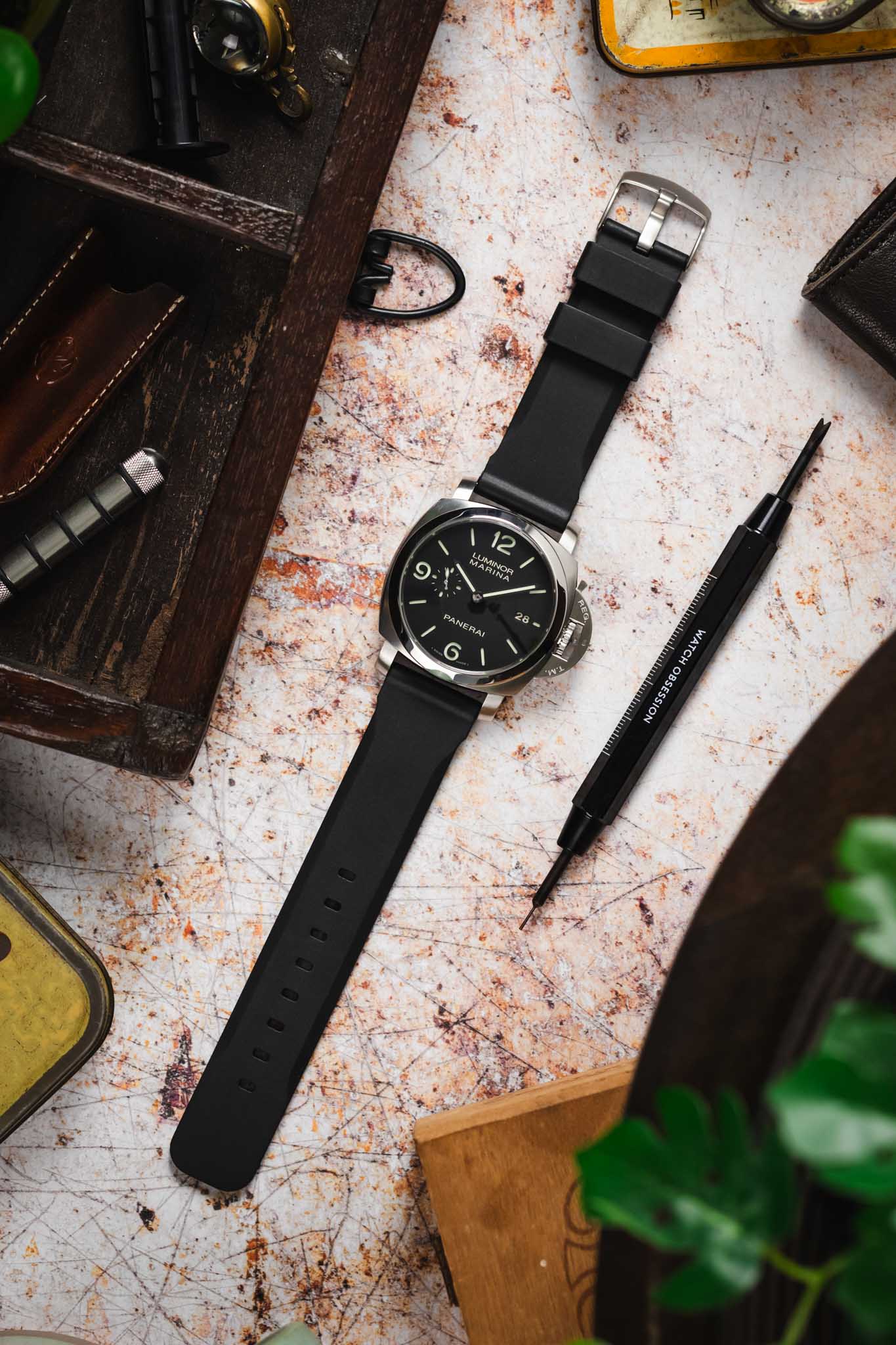 Bonetto Cinturini 317 Premium Rubber Watch Strap in BLACK - Image 9