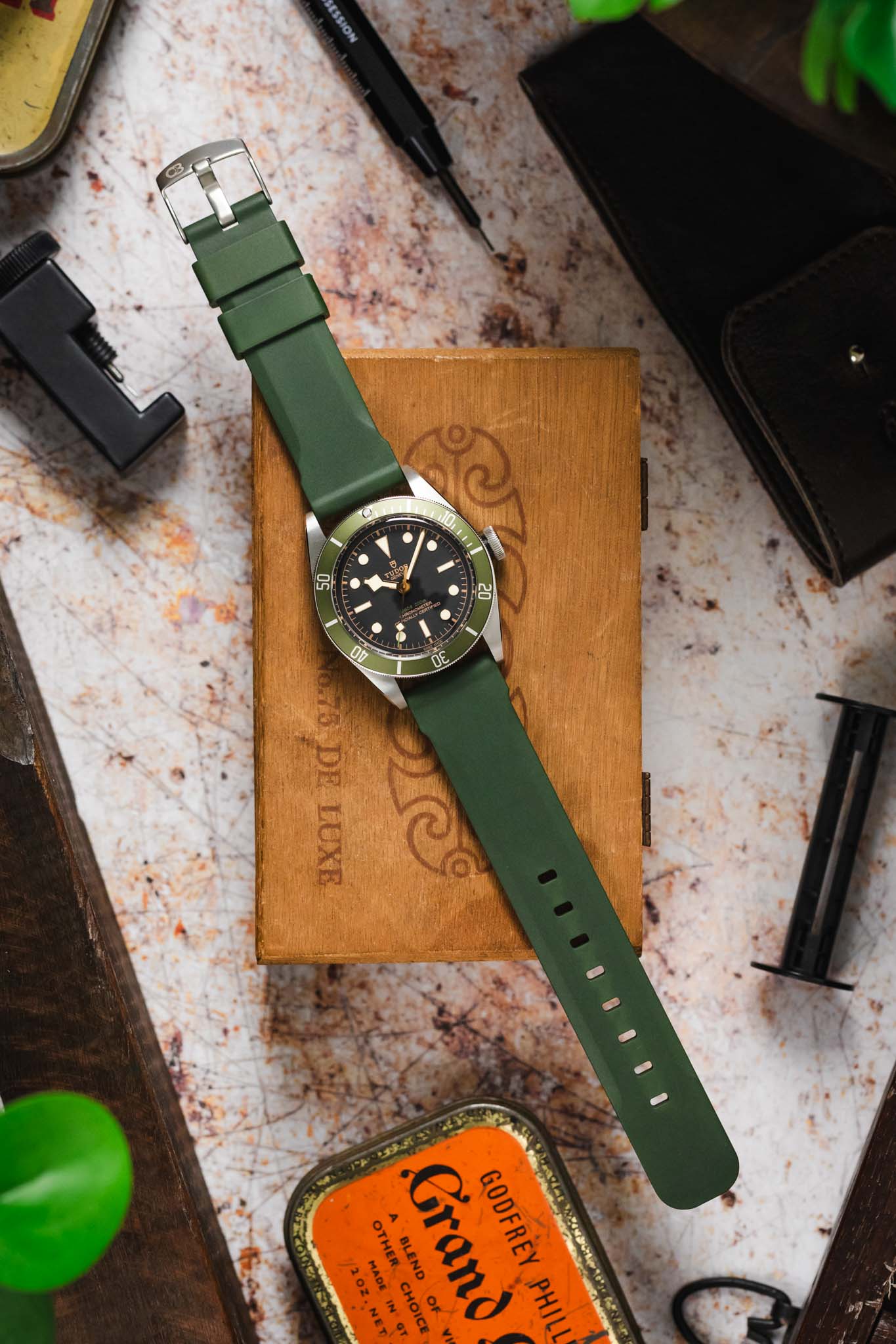 Bonetto Cinturini 317 Premium Rubber Watch Strap in DARK GREEN - Image 9