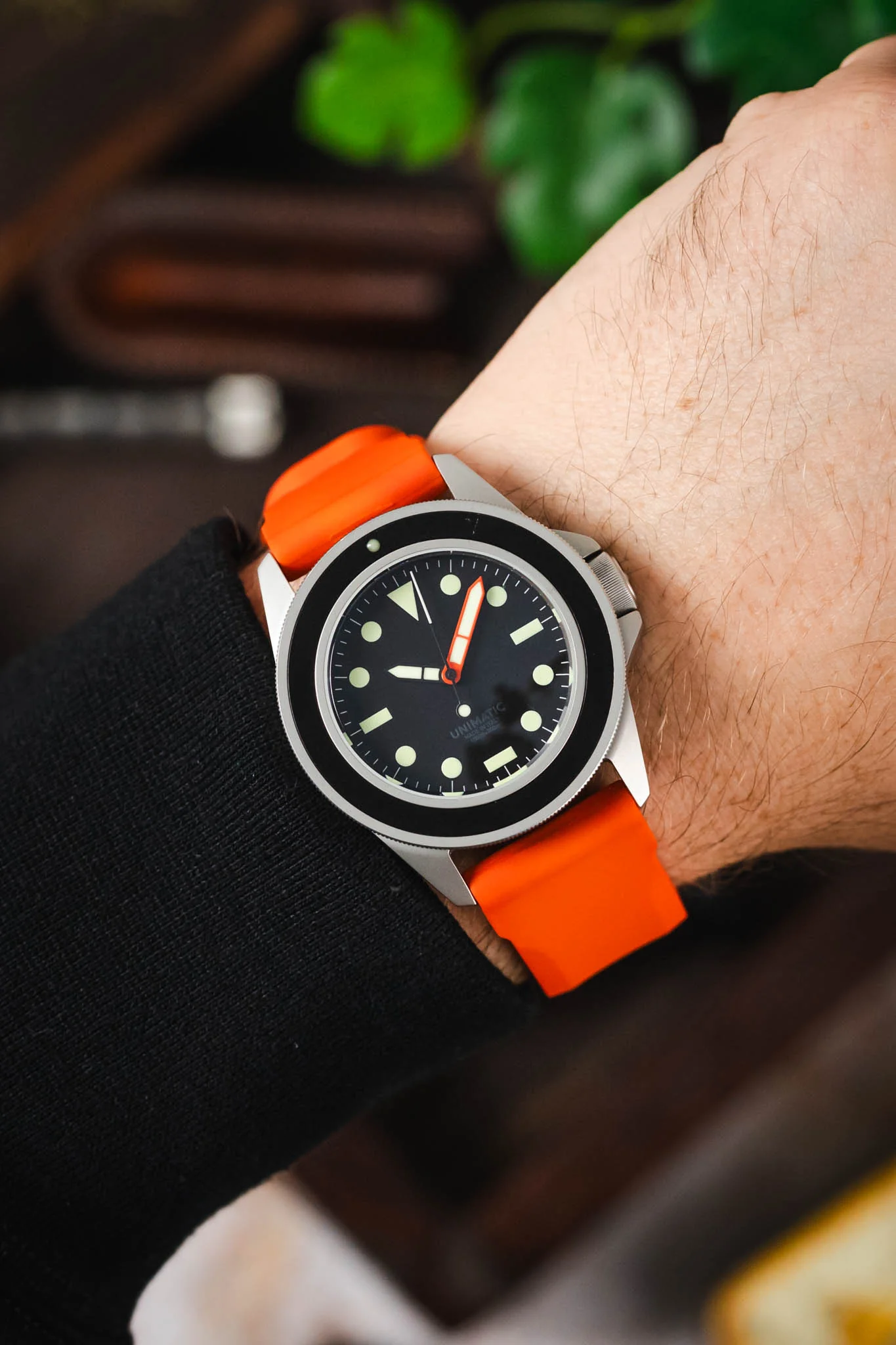 Bonetto Cinturini 317 Premium Rubber Watch Strap in ORANGE - Image 2