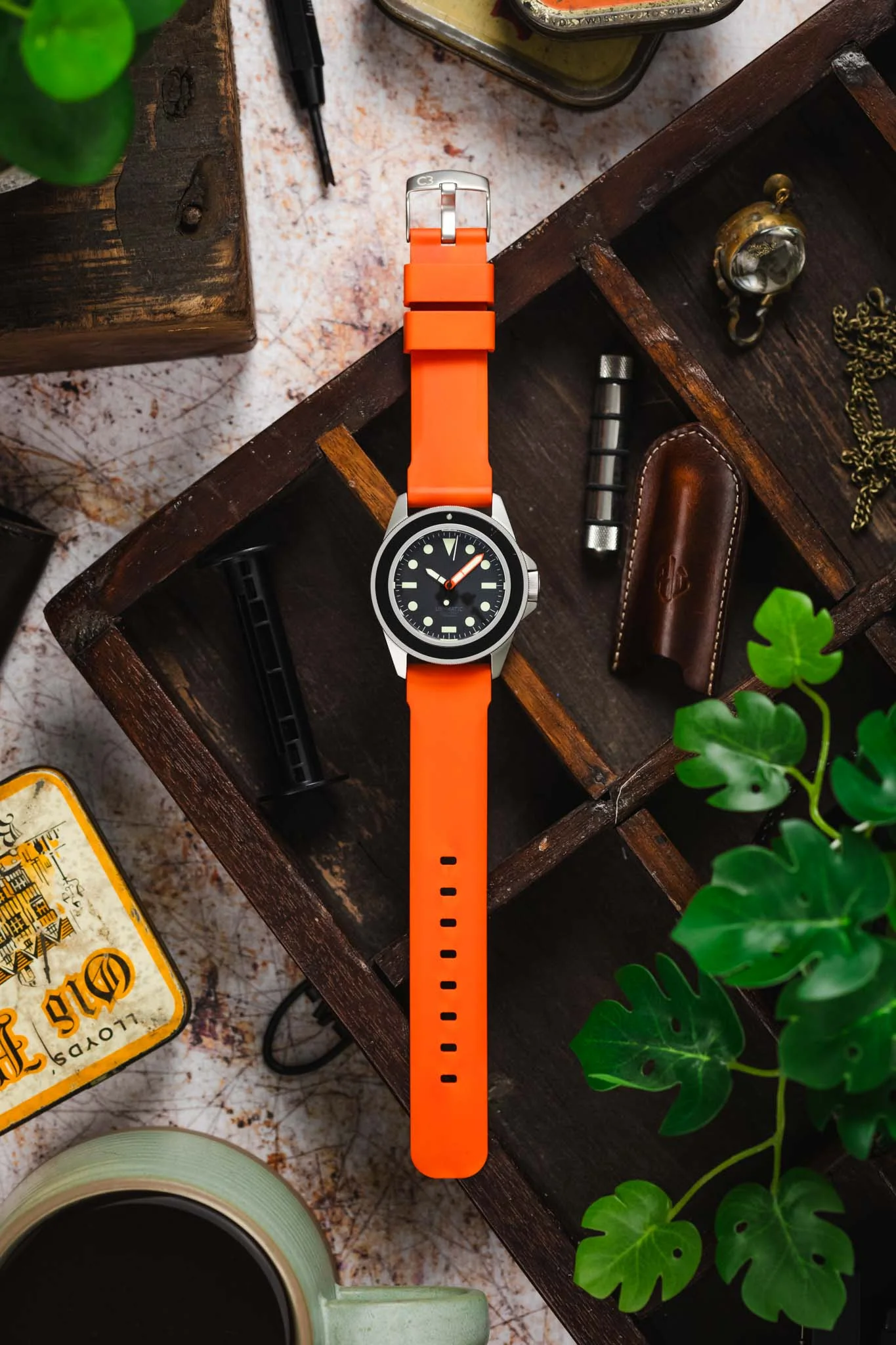 Bonetto Cinturini 317 Premium Rubber Watch Strap in ORANGE - Image 9