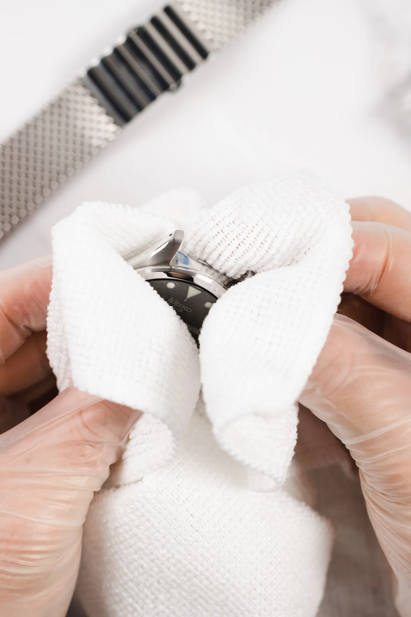 CAPE COD® Cleaning Spray and Buffing Cloth Pack - Image 3