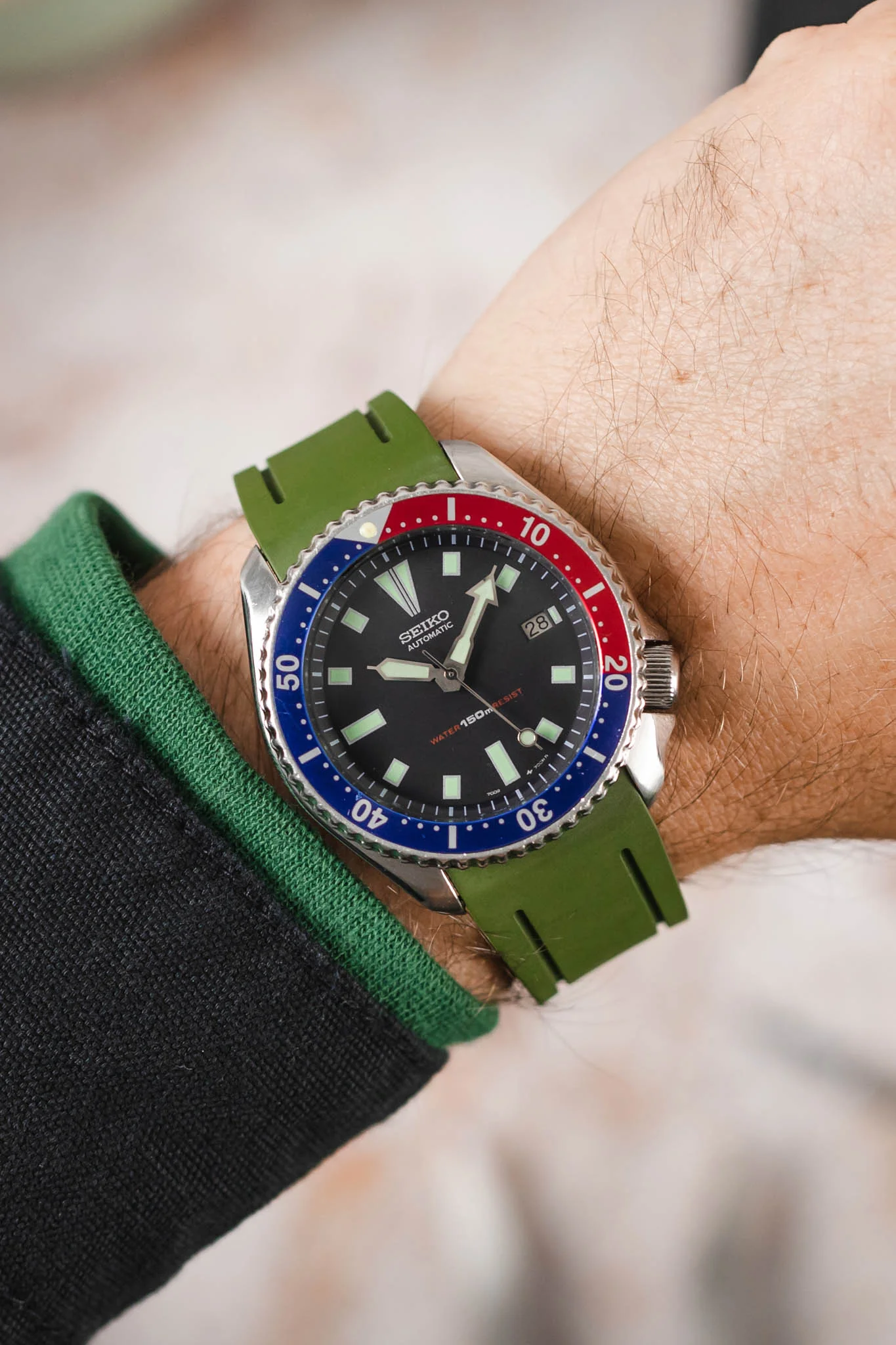 CRAFTER BLUE CB05 Rubber Watch Strap for Seiko SKX Series – GREEN with Steel Keeper - Image 2