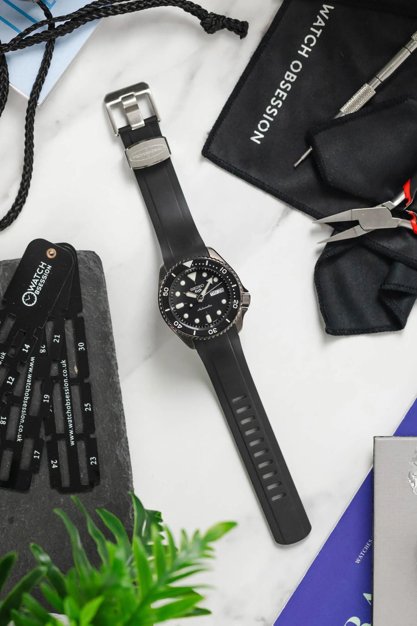 CRAFTER BLUE CB10-F FKM Rubber Watch Strap for Seiko SKX & 5 Sports Series – BLACK with Rubber & Steel Keepers - Image 9