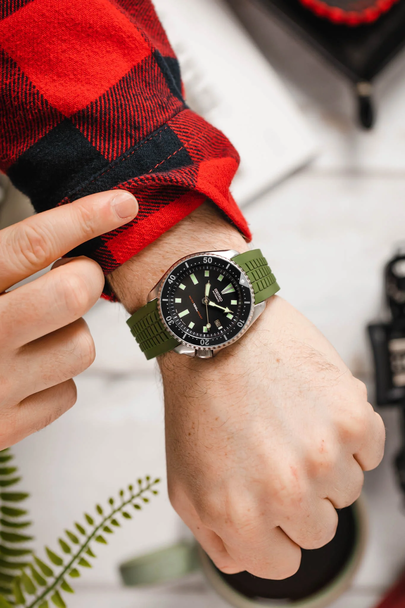 CRAFTER BLUE CB11 'Aquanaut' Rubber Watch Strap for Seiko SKX Series – GREEN - Image 6