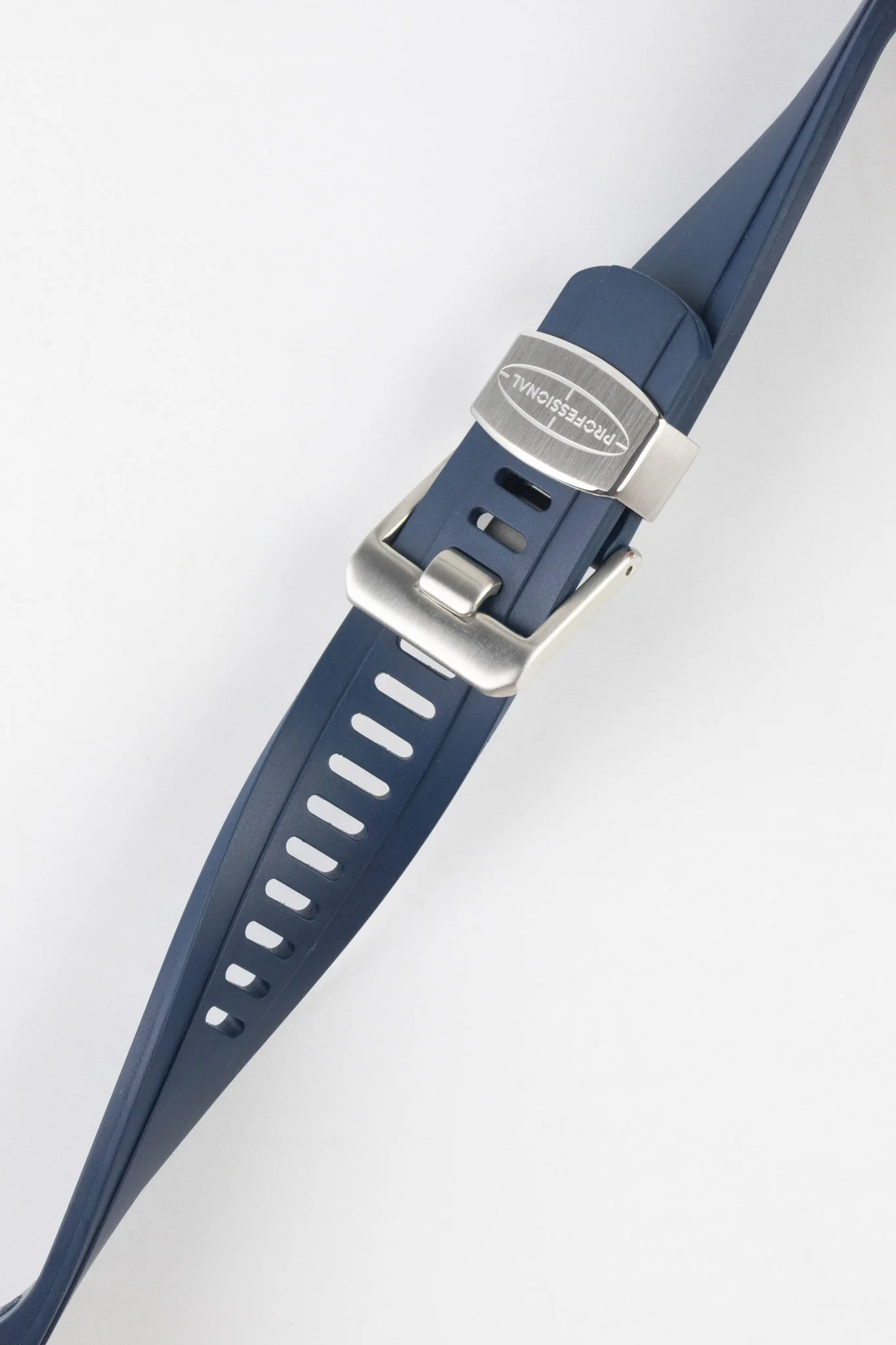 CRAFTER BLUE CB13 Rubber Watch Strap for Seiko MM200 Series – NAVY with Rubber Keepers - Image 4