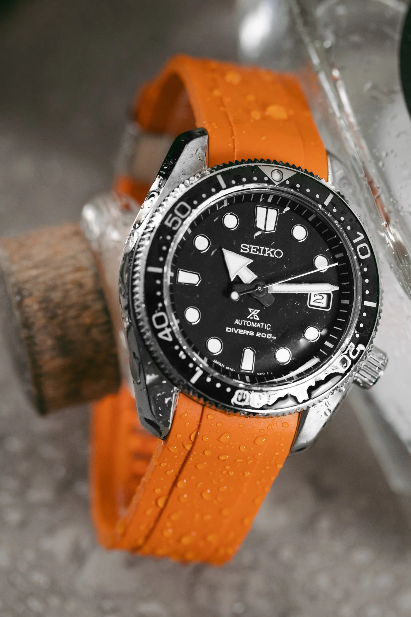 CRAFTER BLUE CB13 Rubber Watch Strap for Seiko MM200 Series – ORANGE with Rubber Keepers - Image 2