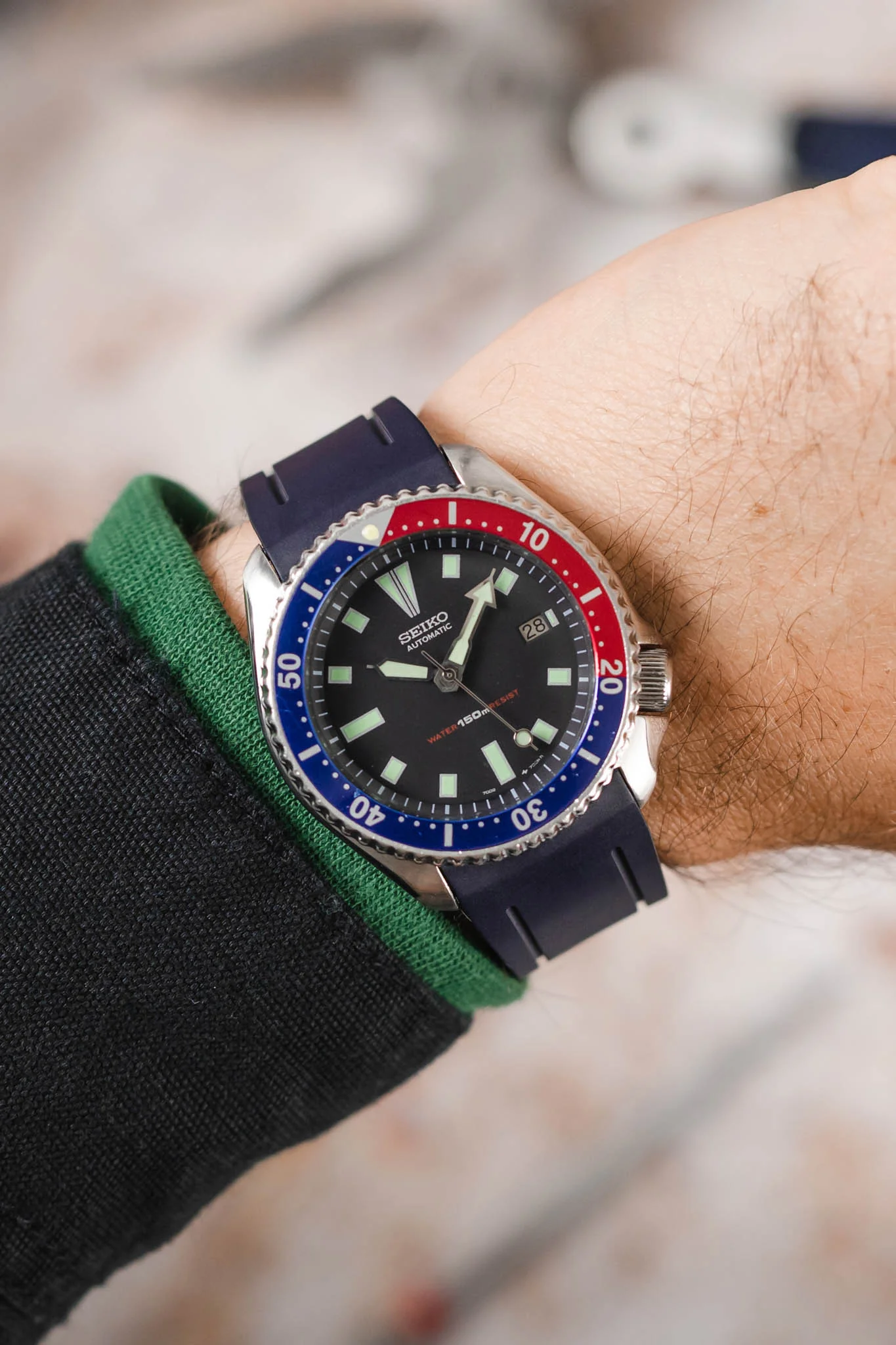 CRAFTER BLUE CB05 Rubber Watch Strap for Seiko SKX Series – NAVY BLUE with Steel Keeper - Image 2