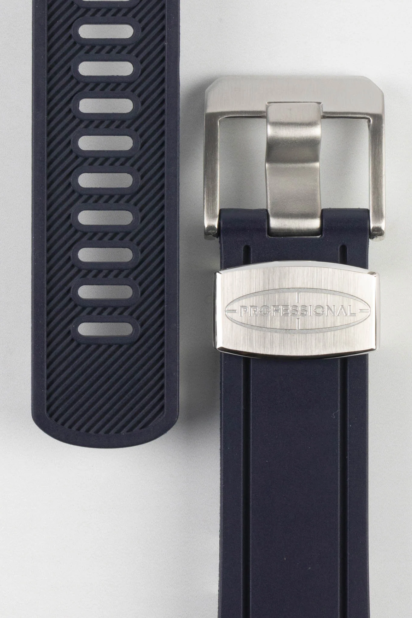 CRAFTER BLUE CB05 Rubber Watch Strap for Seiko SKX Series – NAVY BLUE with Steel Keeper - Image 3