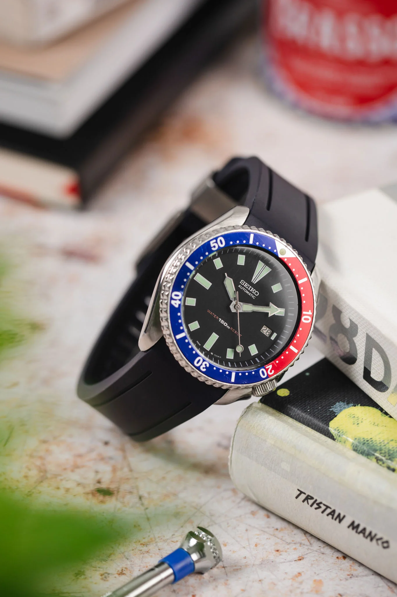 CRAFTER BLUE CB05 Rubber Watch Strap for Seiko SKX Series – NAVY BLUE with Steel Keeper - Image 4