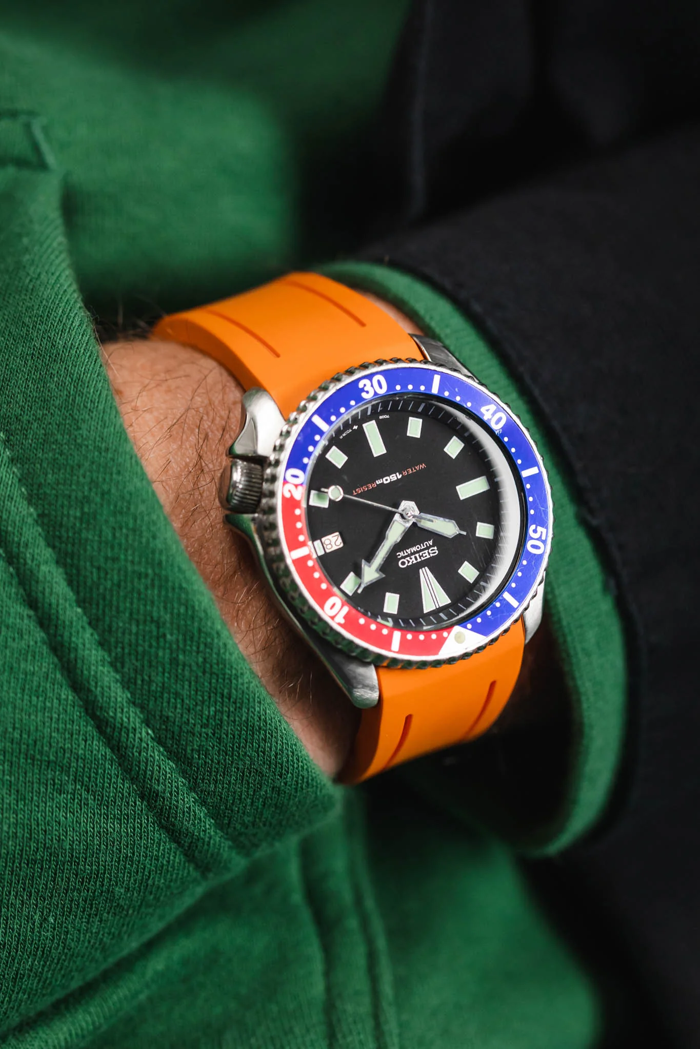 CRAFTER BLUE CB05 Rubber Watch Strap for Seiko SKX Series – ORANGE with Steel Keeper - Image 6