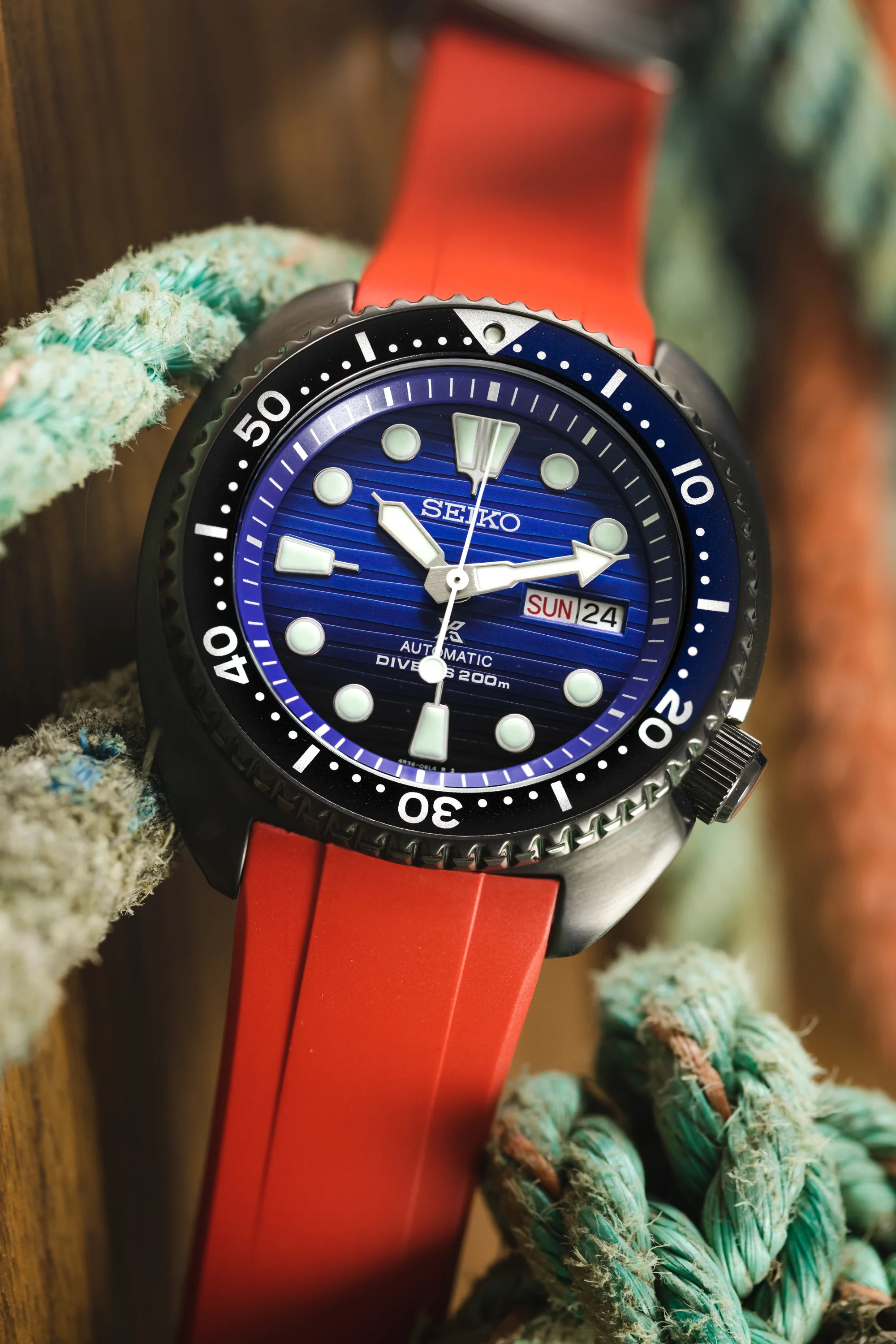CRAFTER BLUE CB08 Rubber Watch Strap for Seiko "New" Turtle Series – RED - Image 2