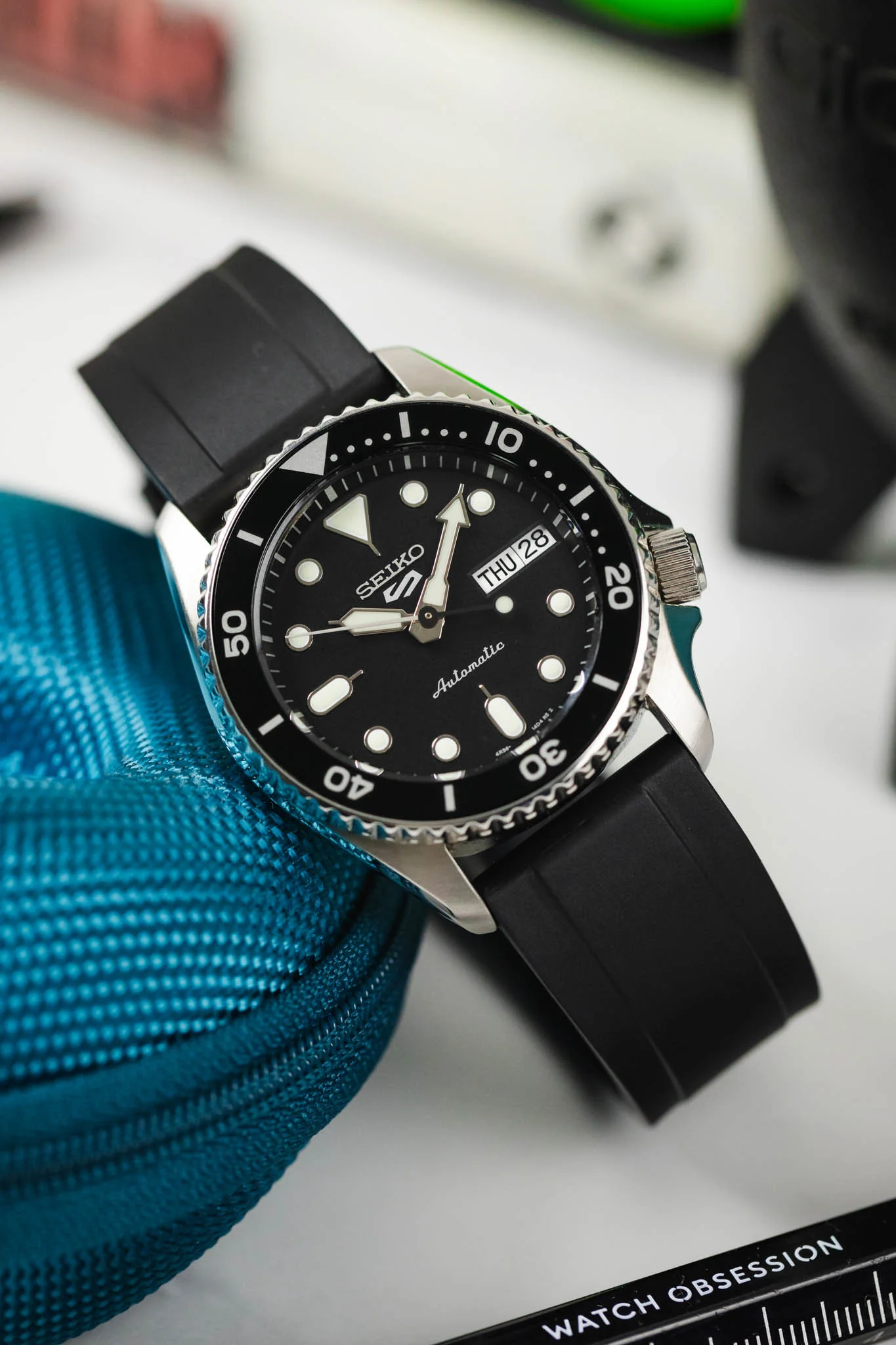 CRAFTER BLUE UX03 Black FKM Rubber Watch Strap - Image 4