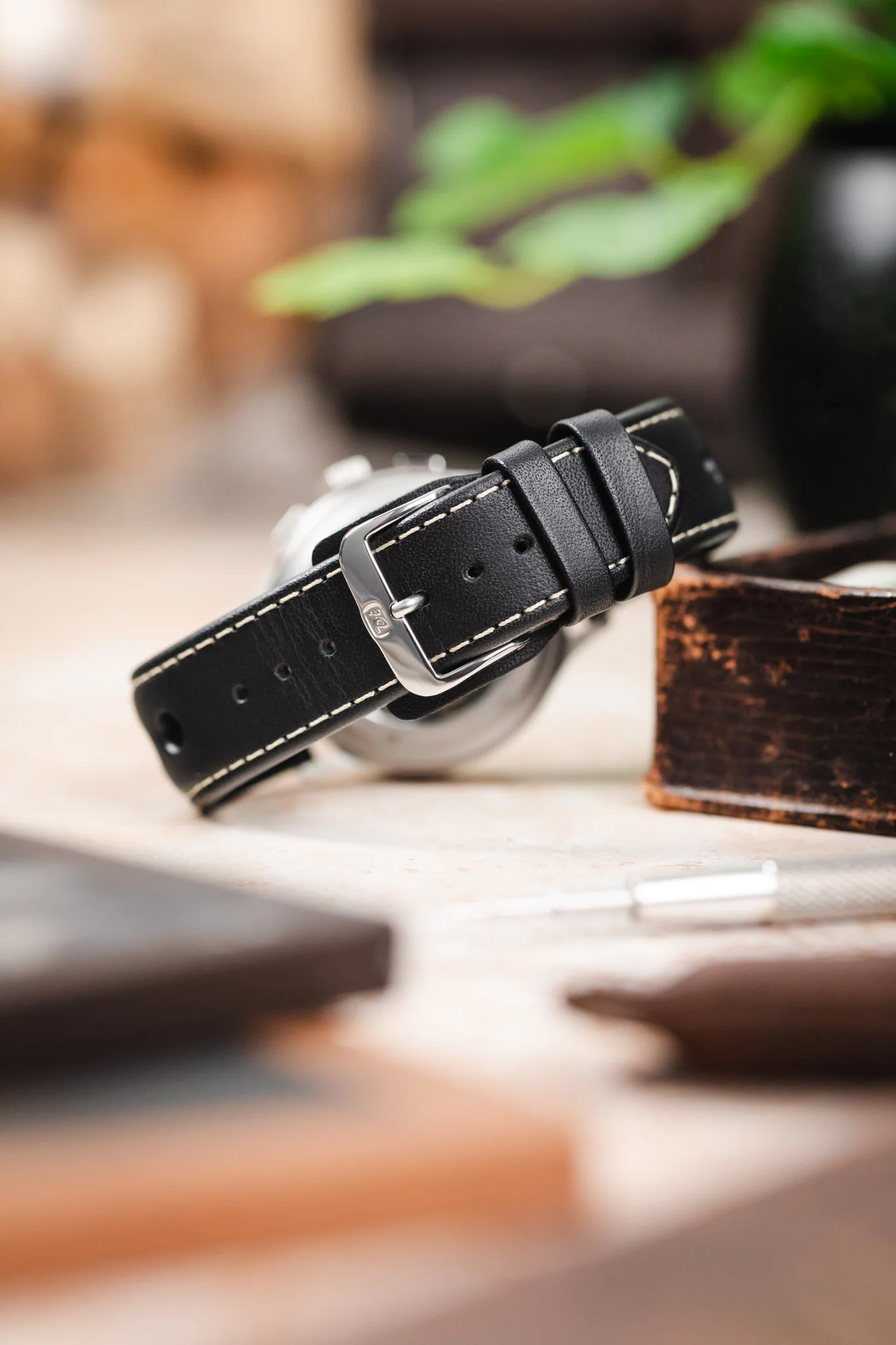 Di-Modell AVUS Leather Racing Watch Strap in BLACK - Image 6