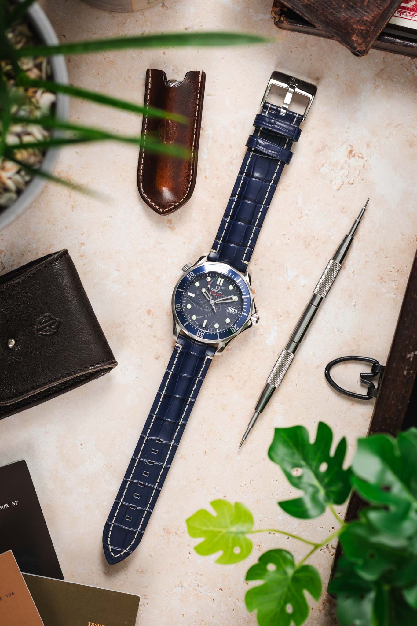 Di-Modell BALI CHRONO Alligator-Embossed Padded Watch Strap in BLUE - Image 8