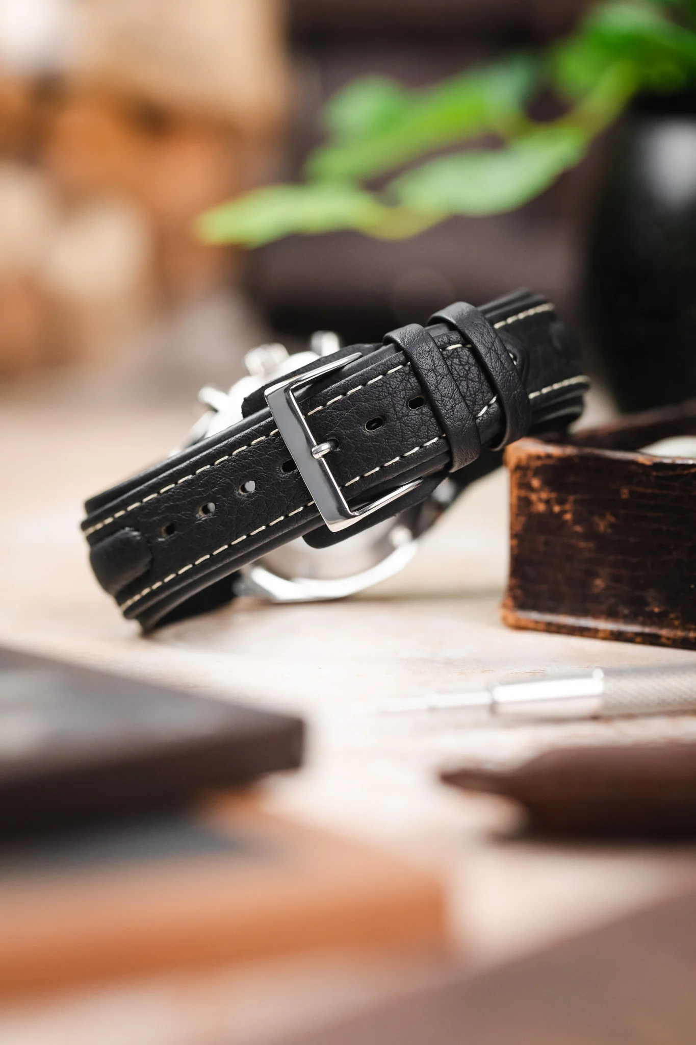 Di-Modell CHRONISSIMO Waterproof Leather Watch Strap in BLACK / WHITE - Image 6