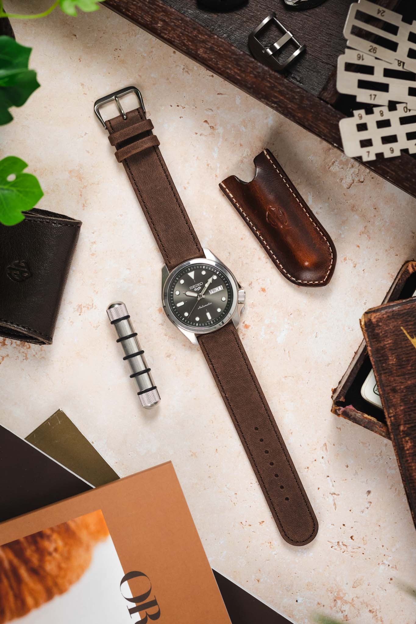 Di-Modell NATURAL Anti-Allergic Leather Watch Strap in GOLD BROWN - Image 8