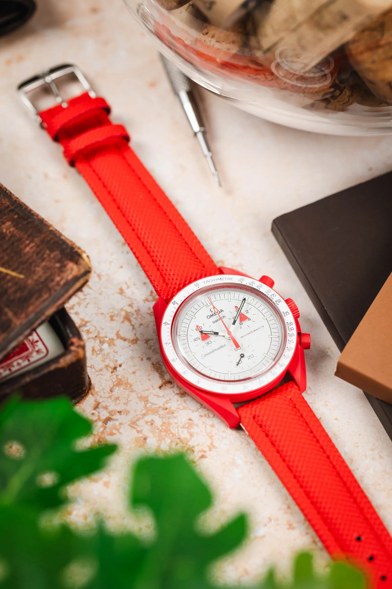 Di-Modell TRAVELLER PU Nylon Waterproof Watch Strap in RED - Image 6