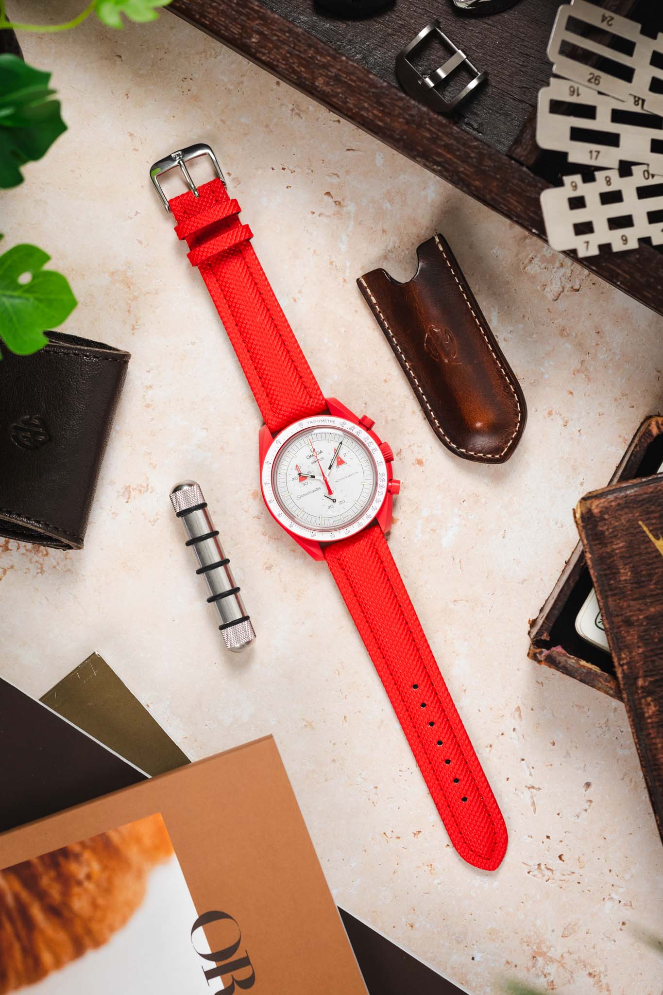 Di-Modell TRAVELLER PU Nylon Waterproof Watch Strap in RED - Image 8