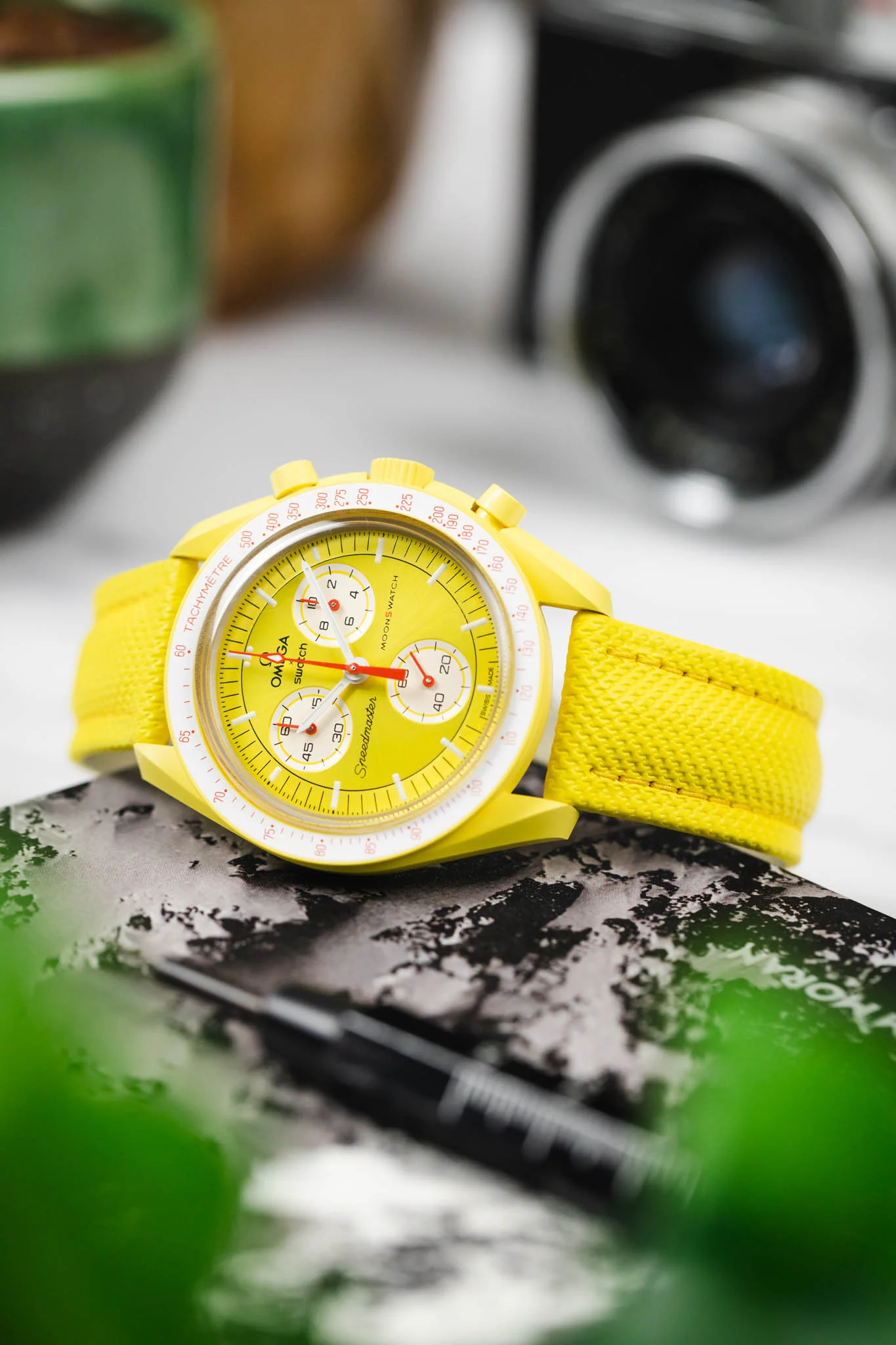 Di-Modell TRAVELLER PU Nylon Waterproof Watch Strap in YELLOW - Image 4