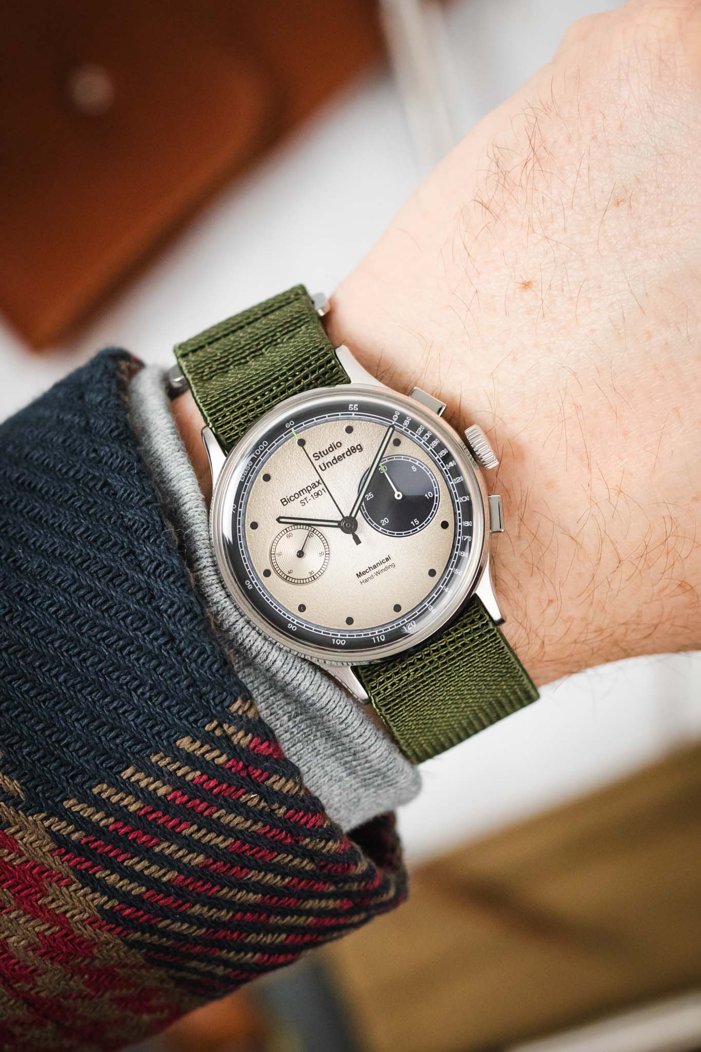 Erika's Originals ORIGINAL MN™ Strap in FULL GREEN - BRUSHED Hardware - Image 2
