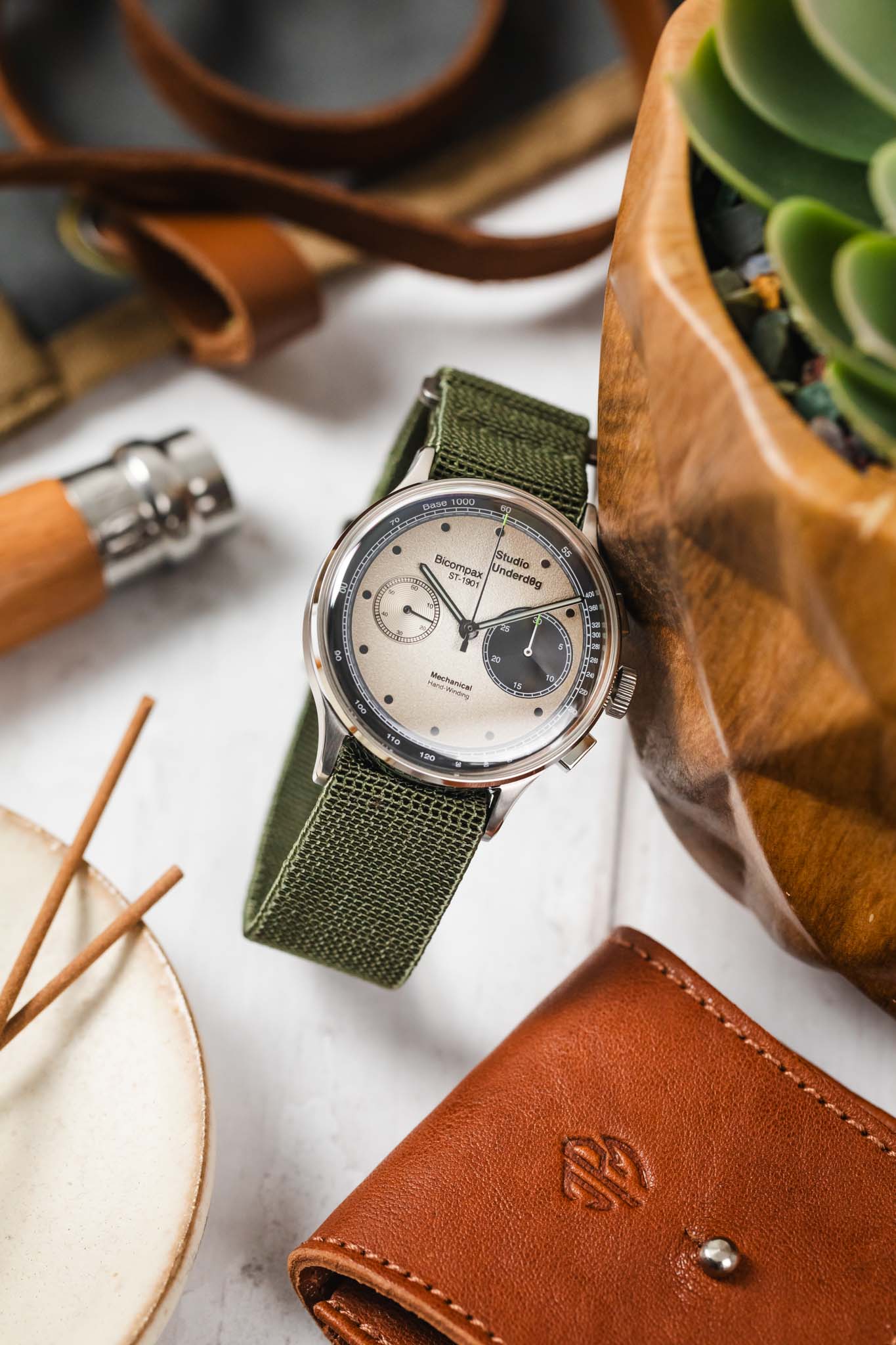Erika's Originals ORIGINAL MN™ Strap in FULL GREEN - BRUSHED Hardware - Image 4