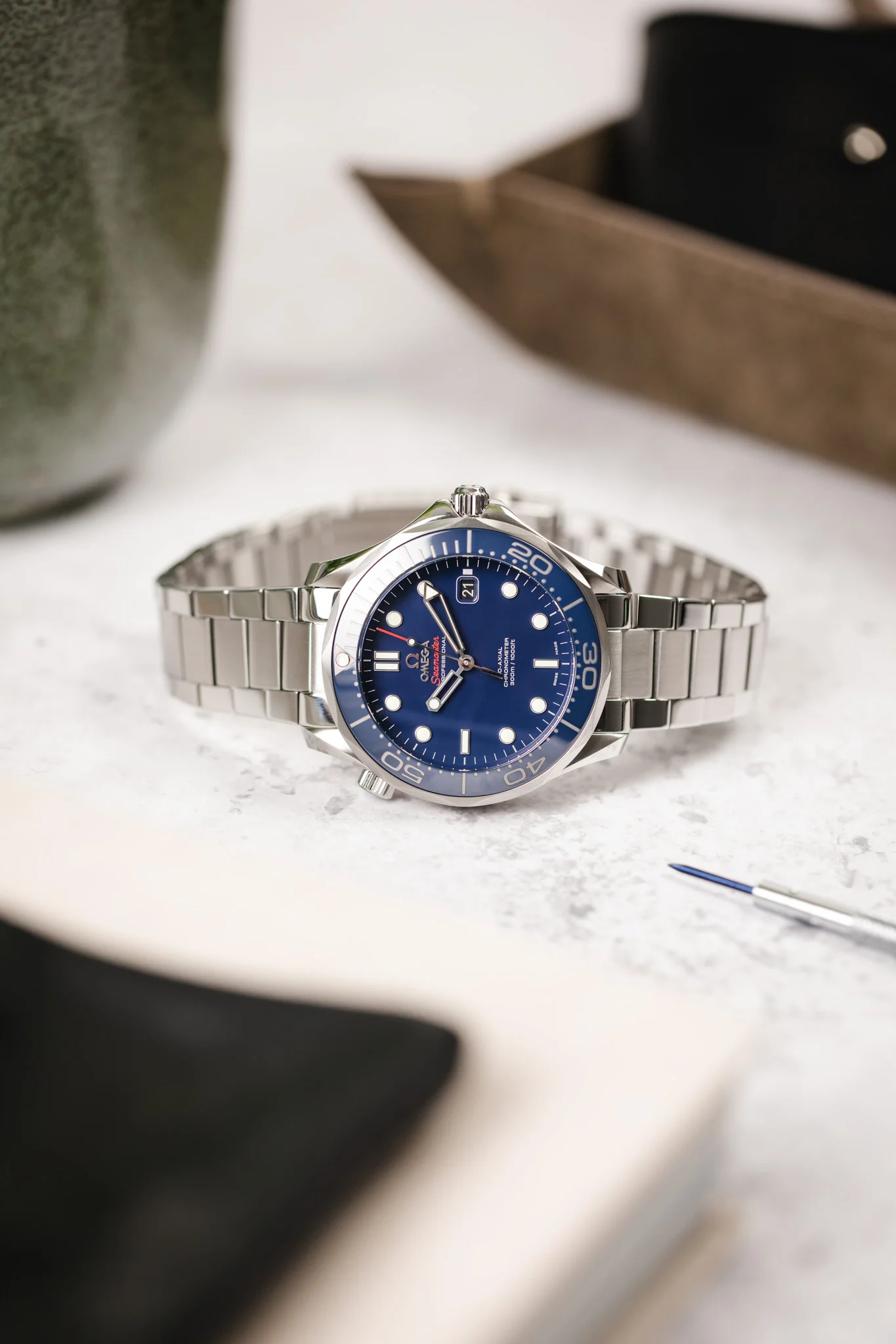 Forstner CONTEMPORARY FLAT LINK Stainless Steel Watch Bracelet with Push-Button Clasp for OMEGA Seamaster - POLISHED/BRUSHED - Image 4