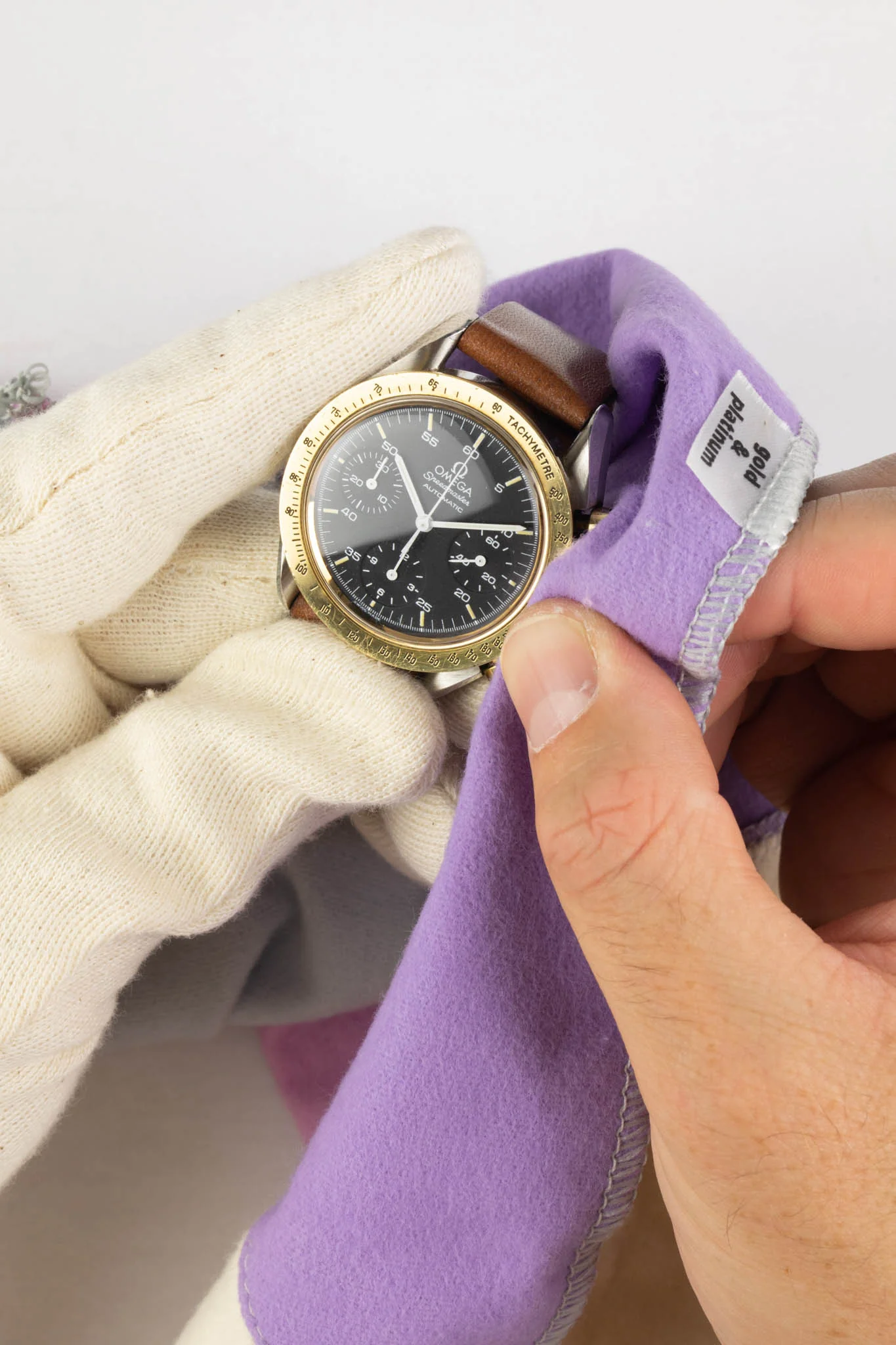 HELI Professional 4-in-1 Watch Cleaning & Polishing Cloth - Image 5