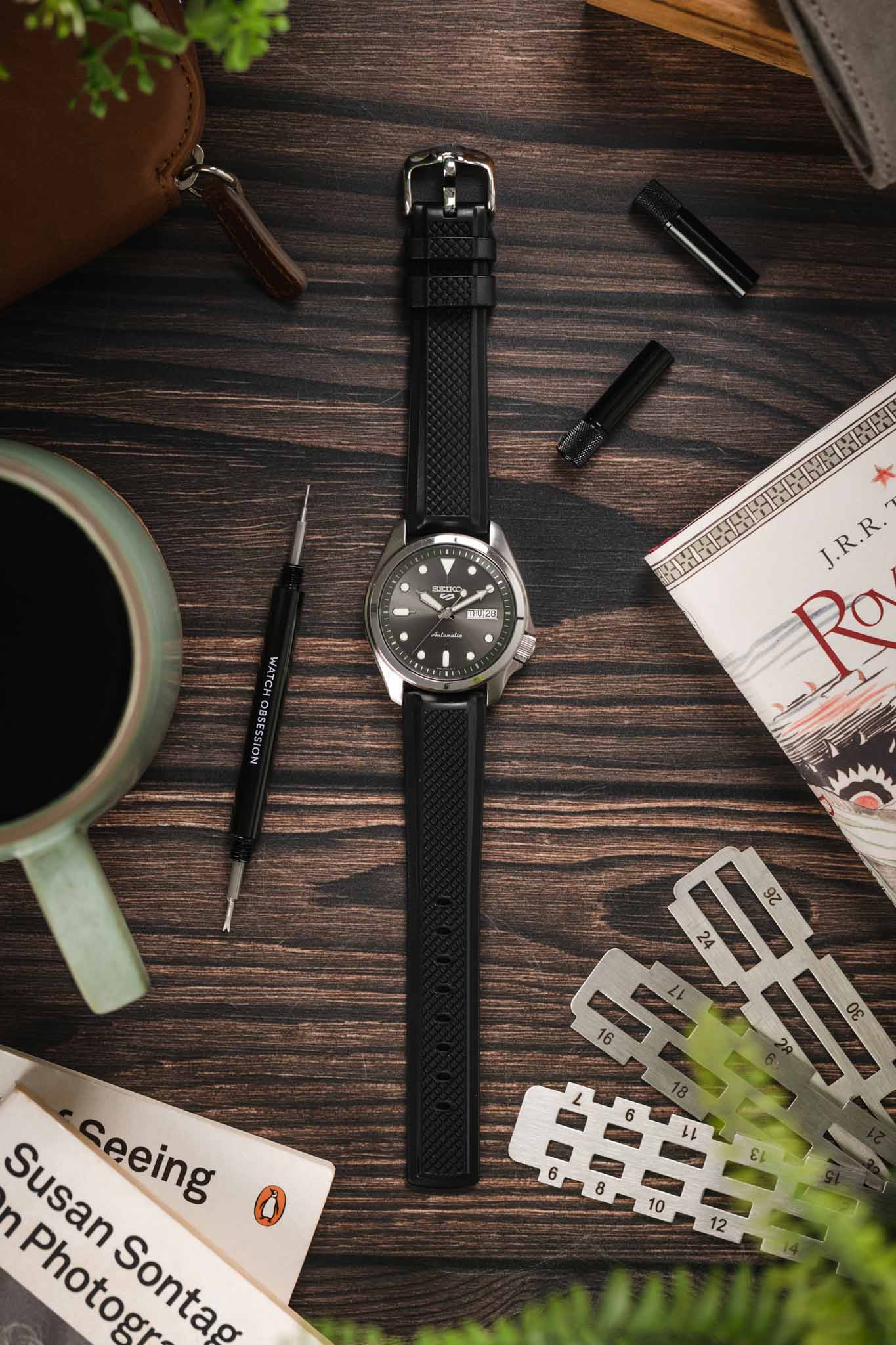 Hirsch ACCENT Natural Rubber Watch Strap in BLACK - Image 6