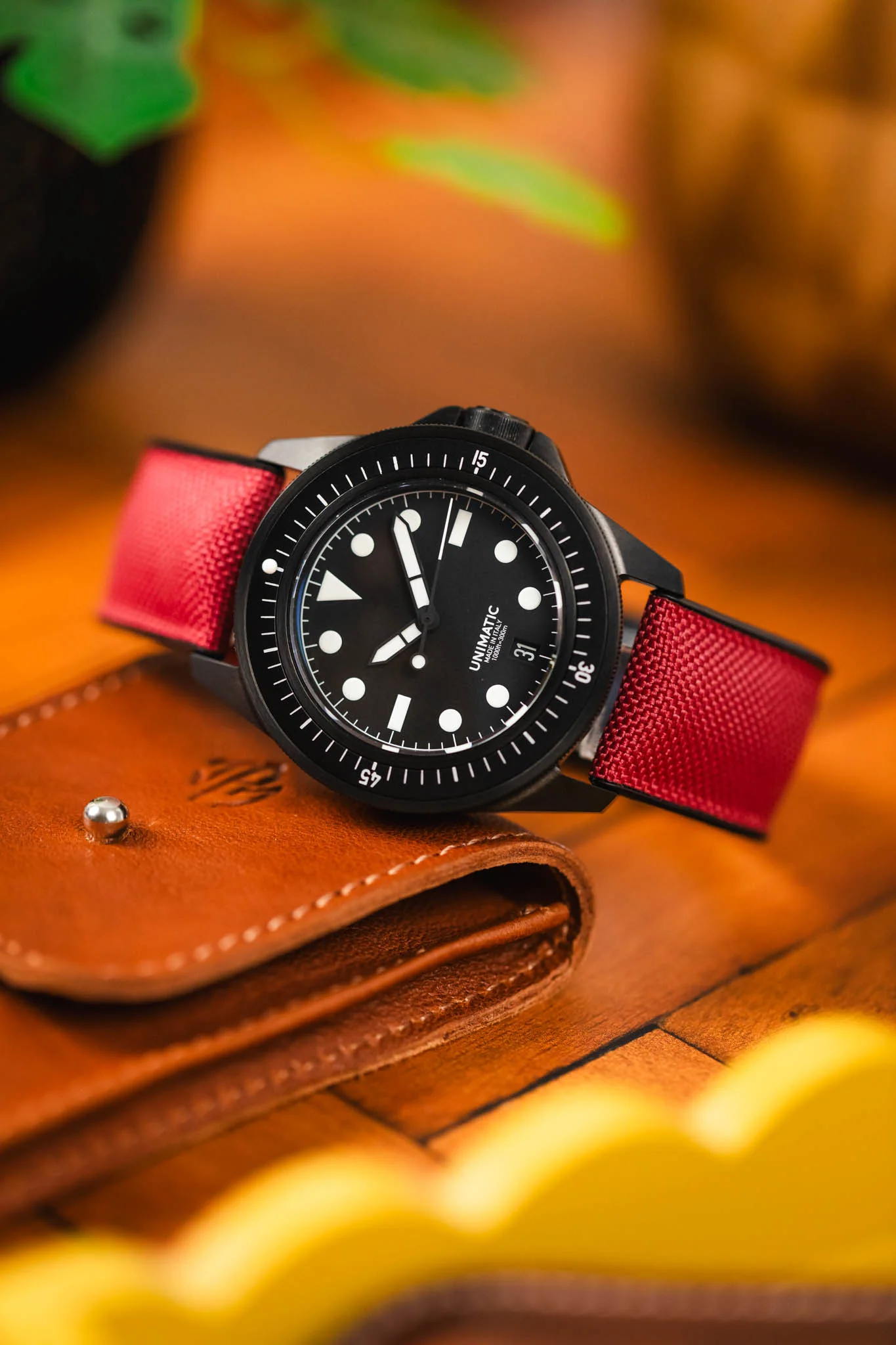 Hirsch ARNE Sailcloth Effect Performance Watch Strap - BURGUNDY - Image 4