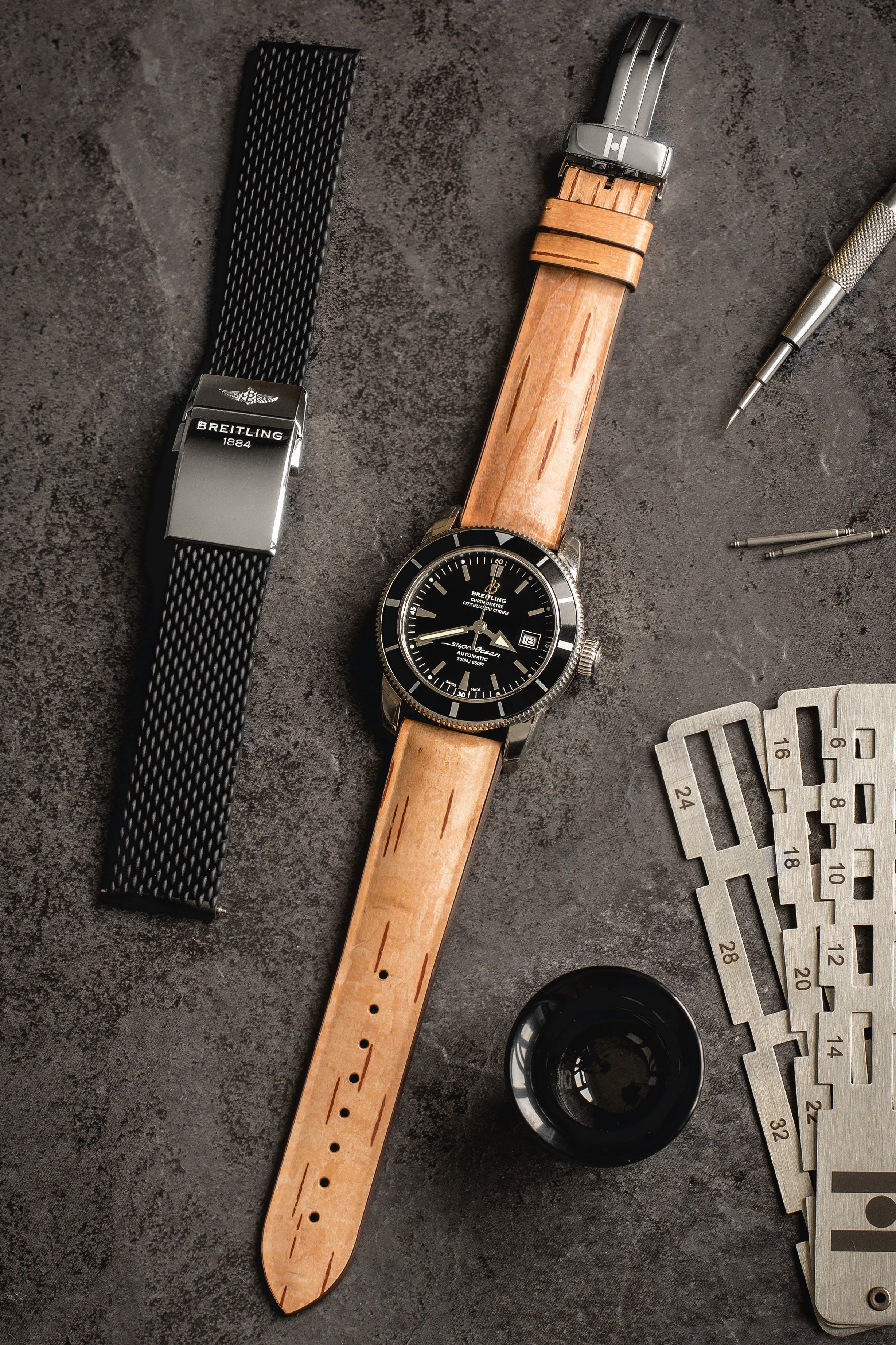 Hirsch BIRCH Tree Bark Deployment Watch Strap in BEIGE - Image 2