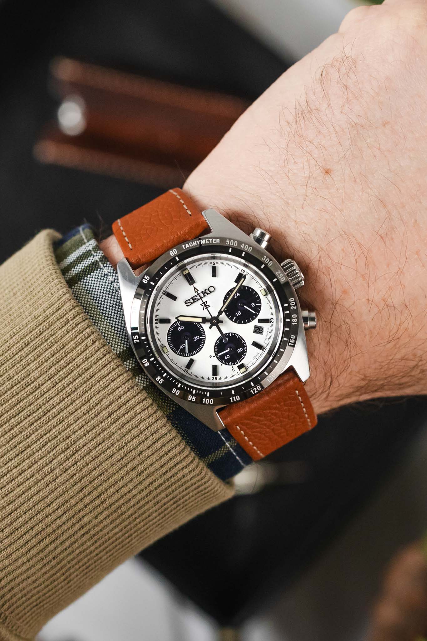 Hirsch BOLOGNA Quick-Release French-Style Textured Leather Watch Strap in GOLD BROWN - Image 2