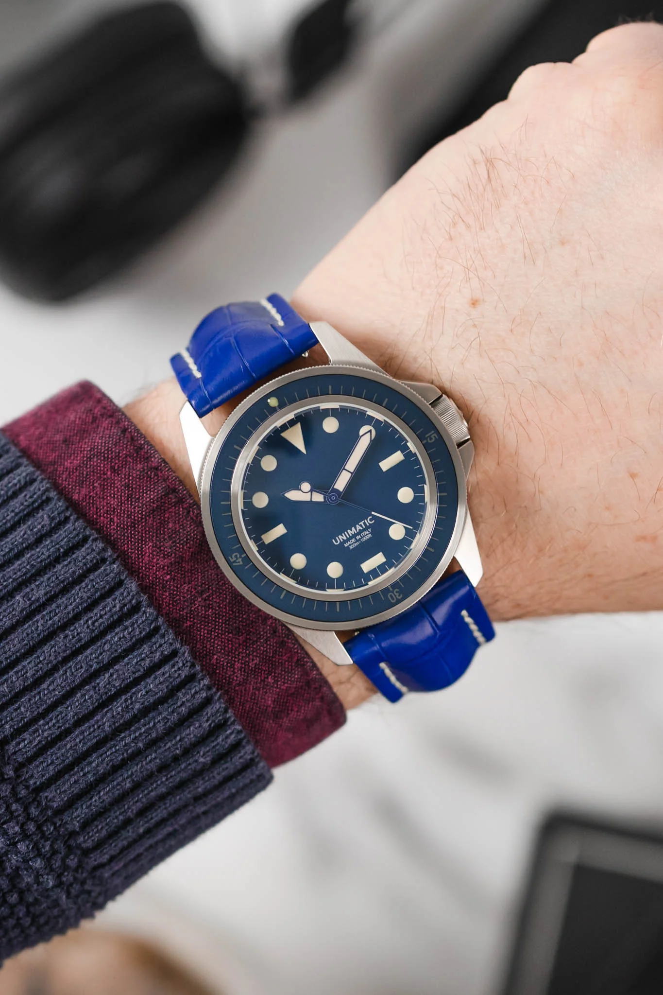 Hirsch CAPITANO Padded Alligator Leather Water-Resistant Watch Strap in ROYAL BLUE - Image 2