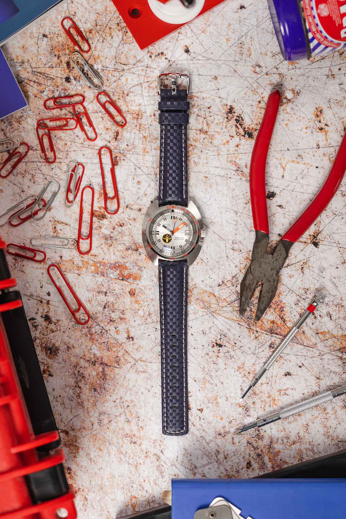 Hirsch CARBON Embossed Water-Resistant Leather Watch Strap in BLUE - Image 6