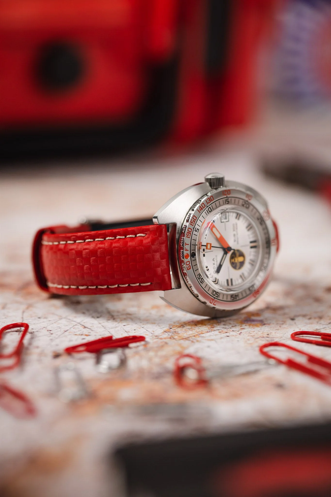 Hirsch CARBON Embossed Water-Resistant Leather Watch Strap in RED - Image 4