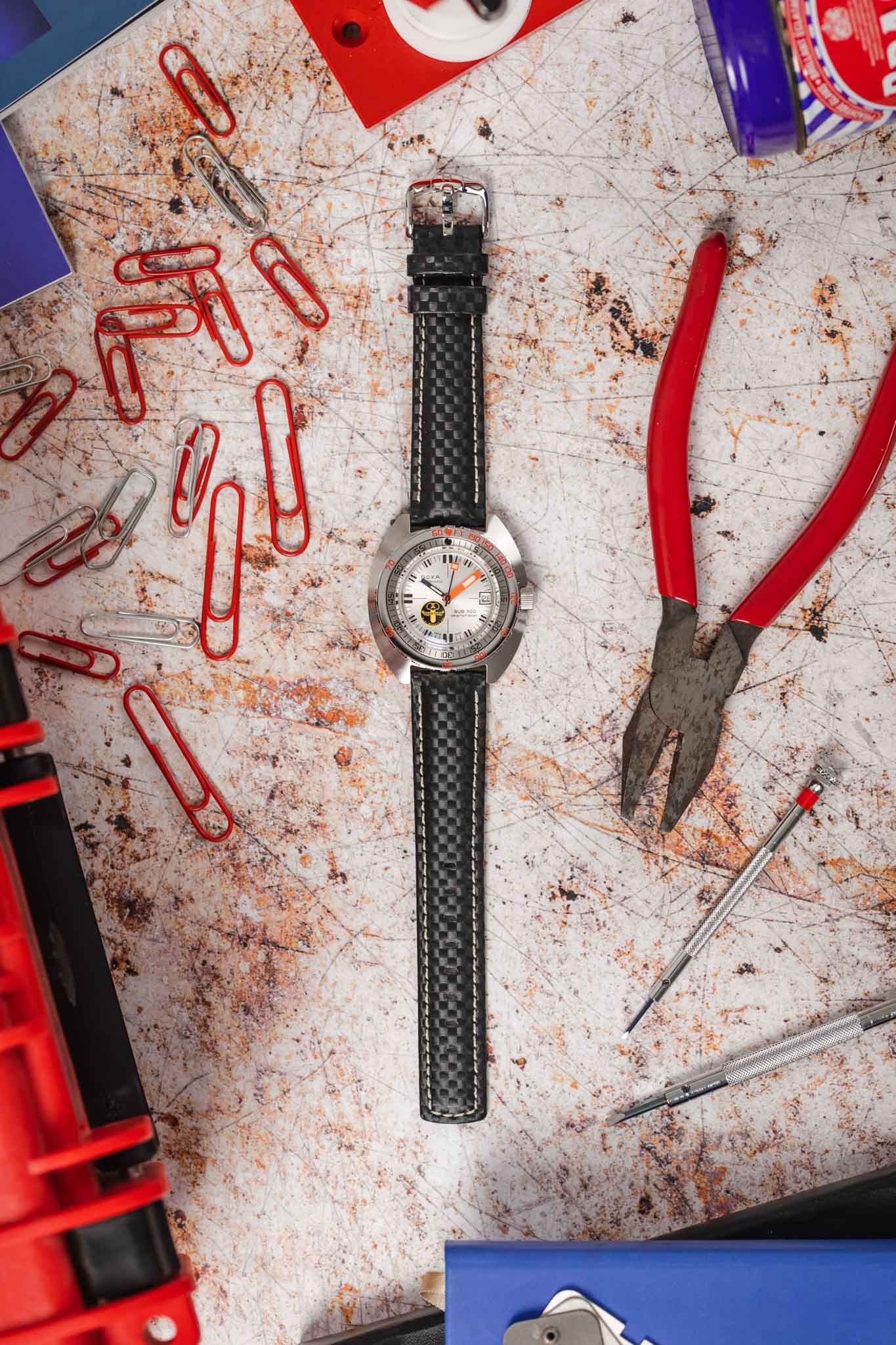 Hirsch CARBON Black Embossed Water-Resistant Leather Watch Strap - Image 6