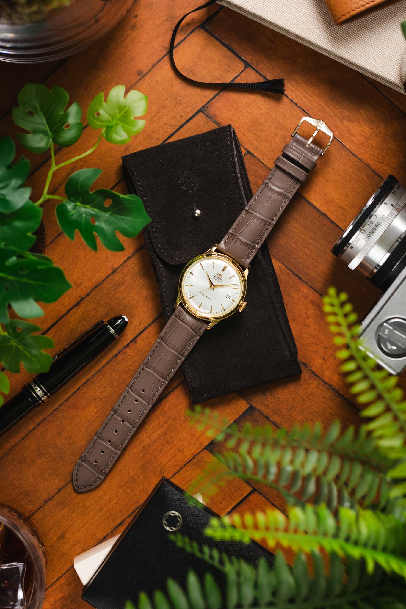 Hirsch DUKE Quick-Release Alligator Embossed Leather Watch Strap in TAUPE - Image 11