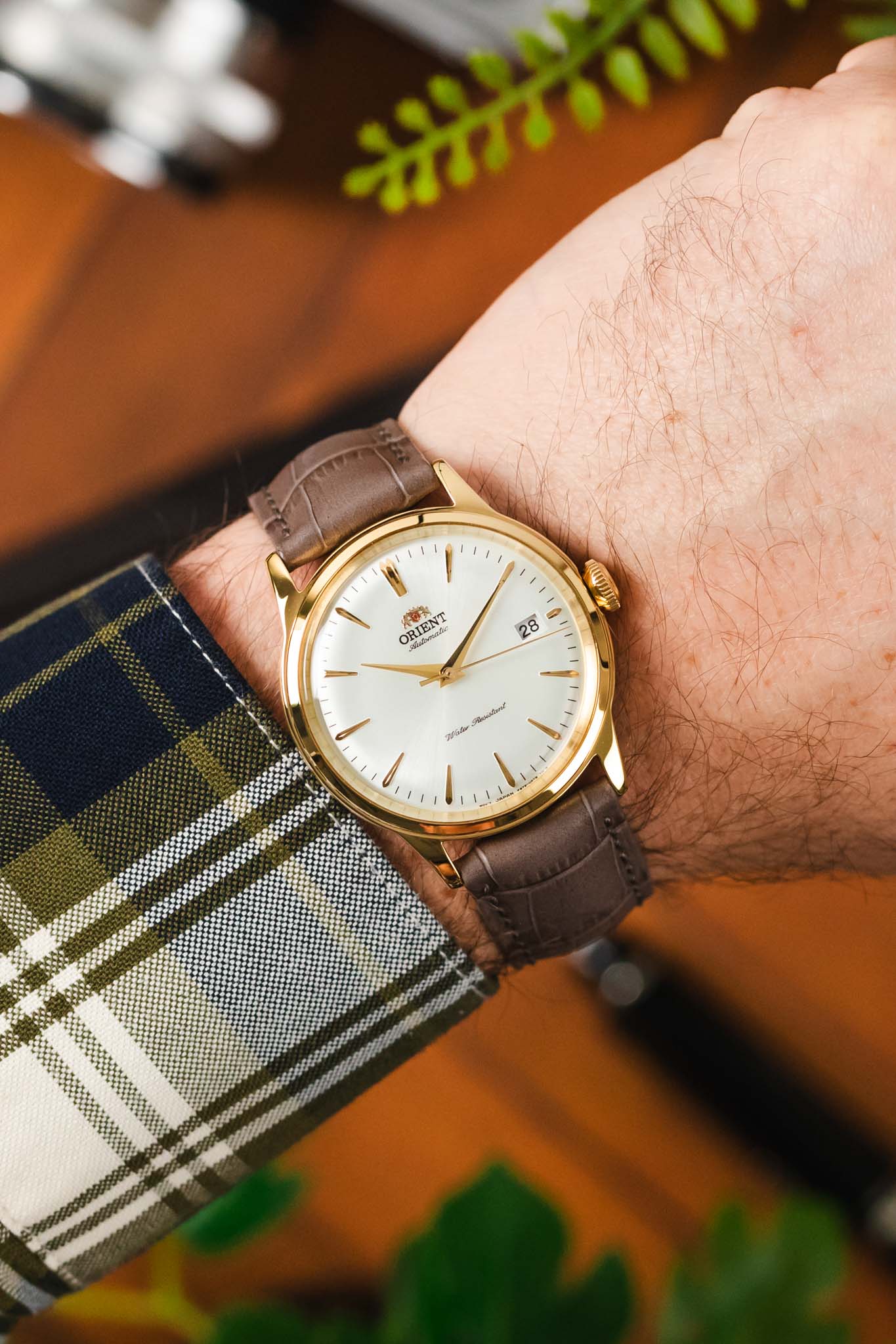 Hirsch DUKE Quick-Release Alligator Embossed Leather Watch Strap in TAUPE - Image 2