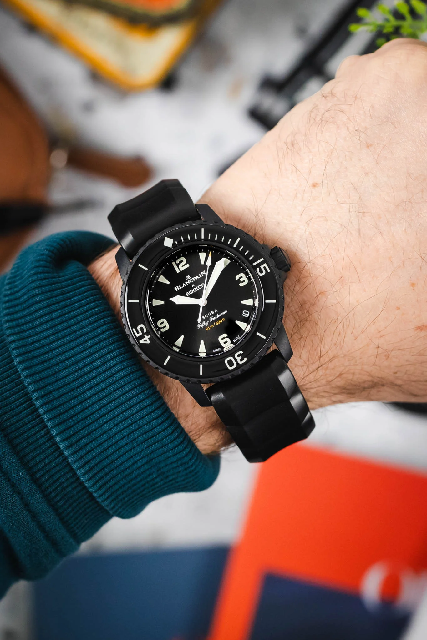 Hirsch EXTREME Natural Rubber Watch Strap in BLACK - Image 2