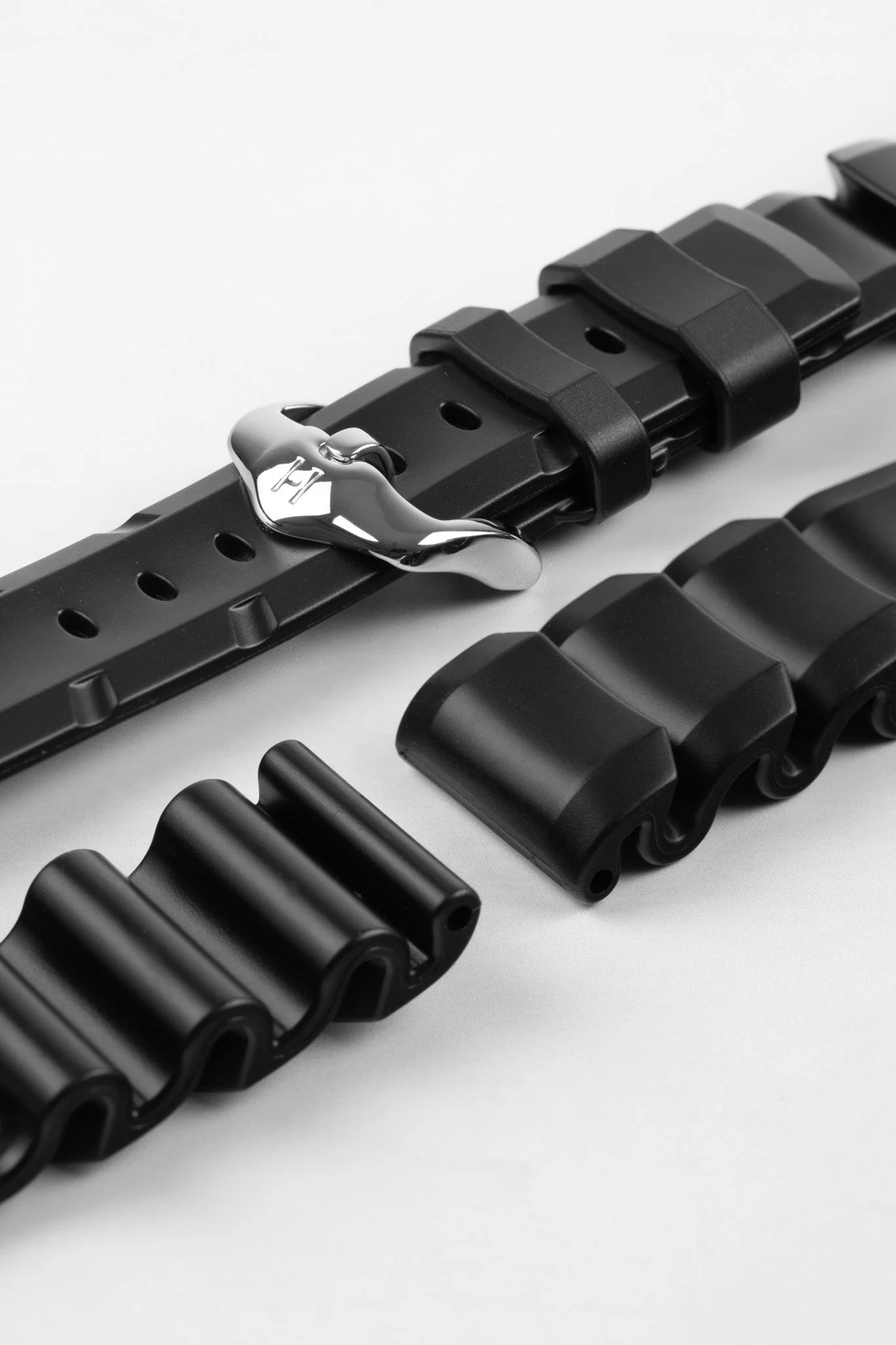 Hirsch EXTREME Natural Rubber Watch Strap in BLACK - Image 7